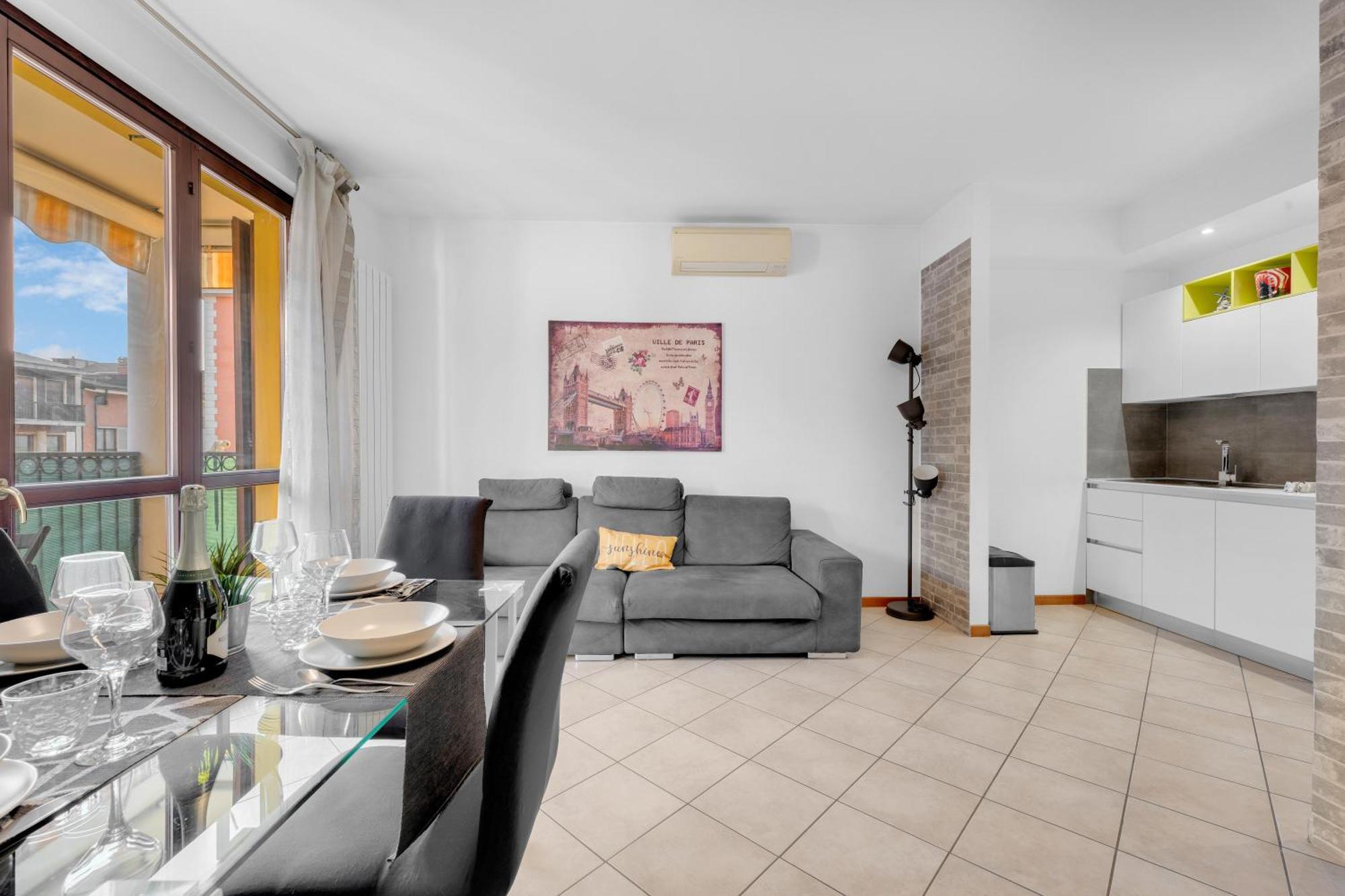 Apartment Pran27 -crescenzago - - Large - Bright - *