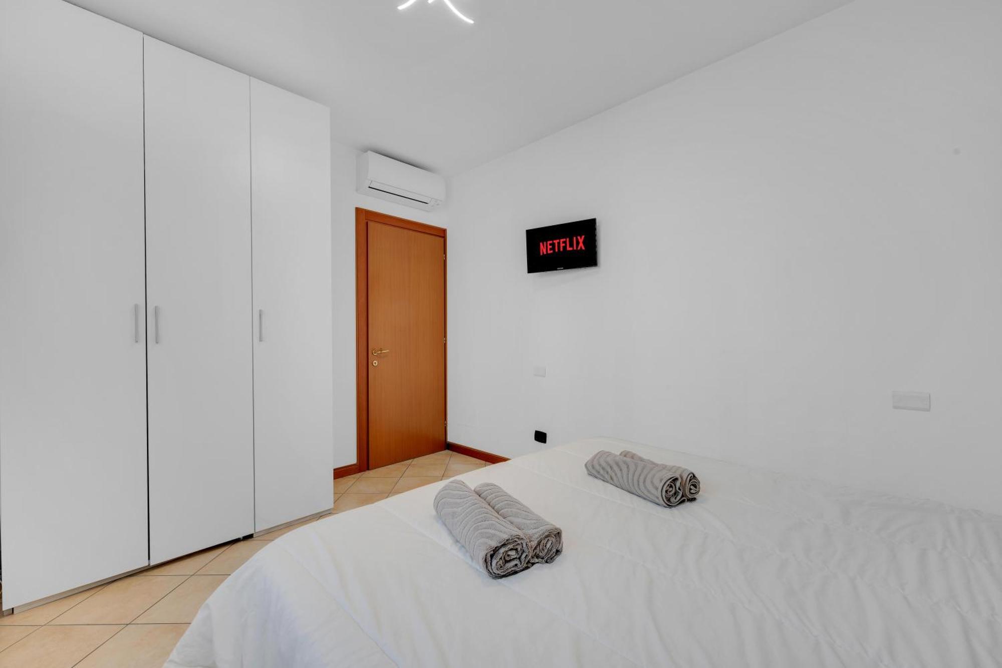 Apartment Pran27 -crescenzago - - Large - Bright - *