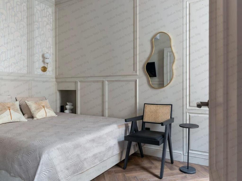 Modern Hugo Milano
