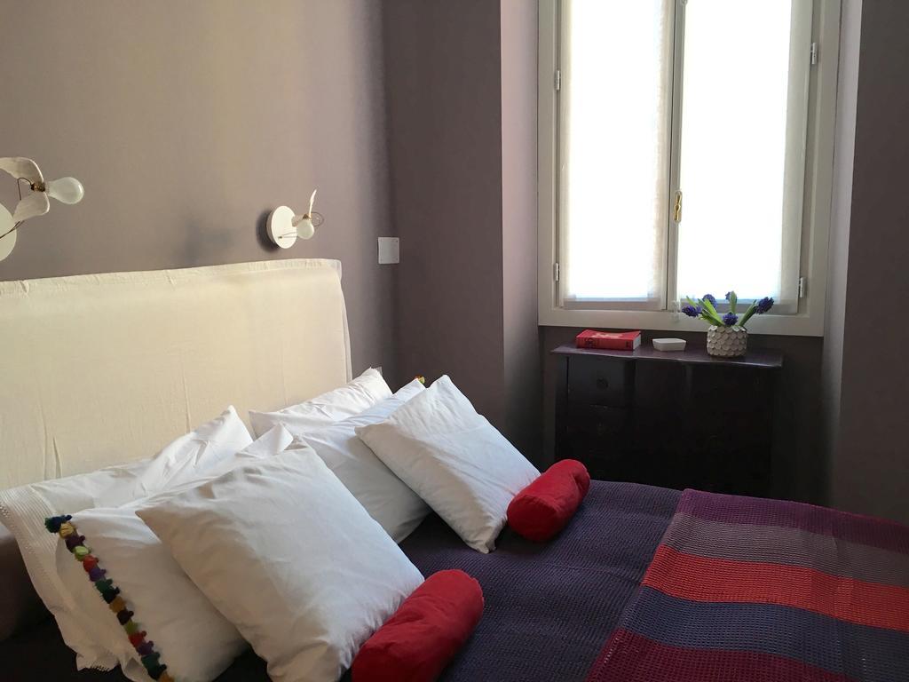 Apartment Zebra Rosso Milan
