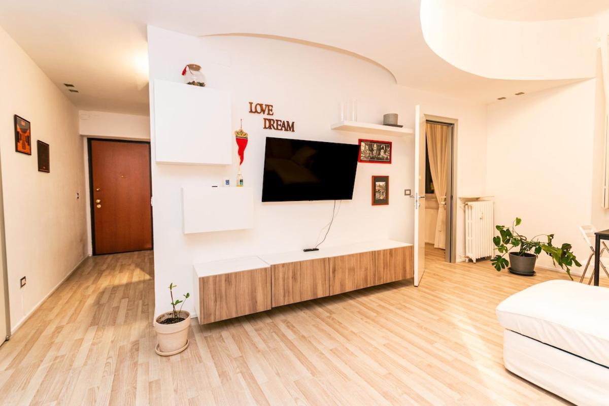 Apartment Chic Elegante Rifugio A Due Passi Dalla M4 *