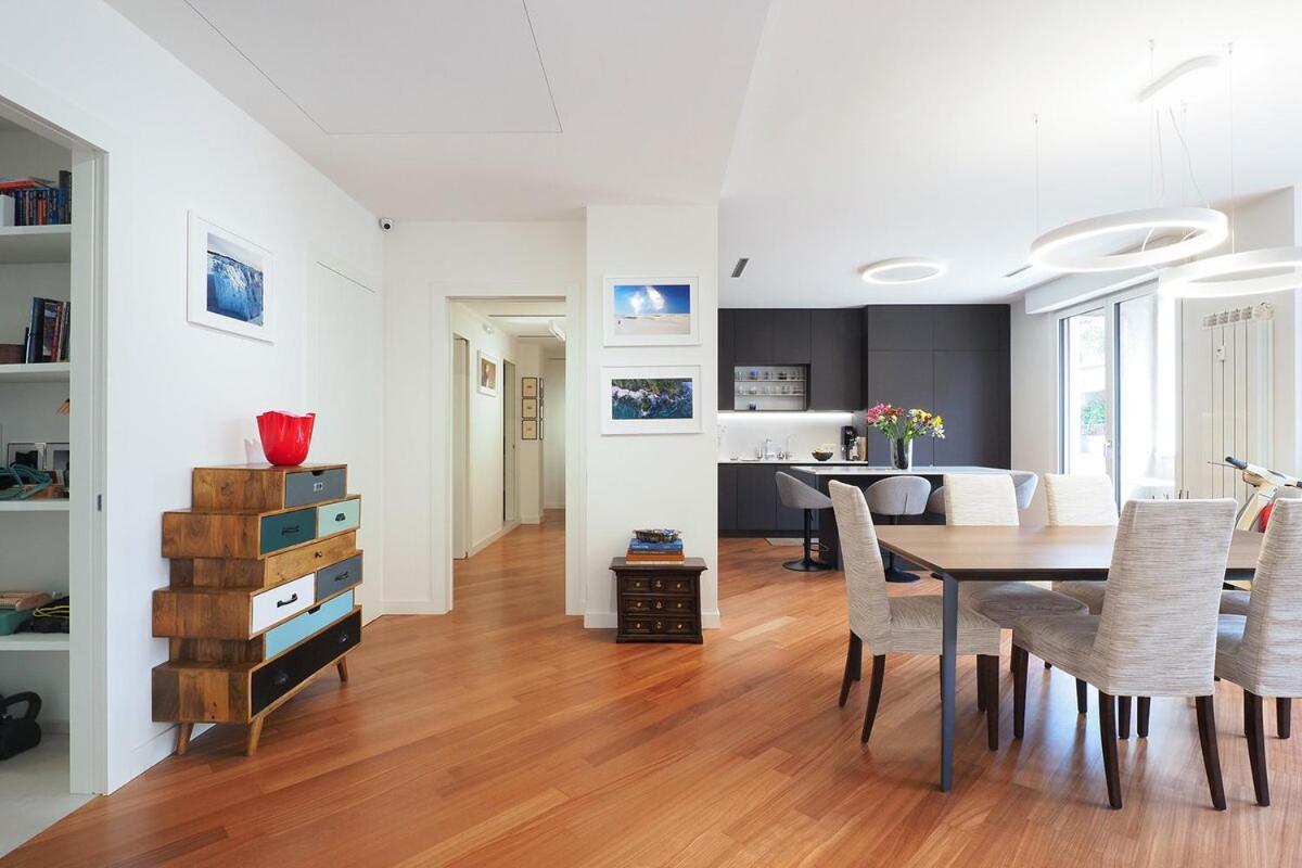 Bright Three Bedroom With Balconies Porta Romana Apartment Milan