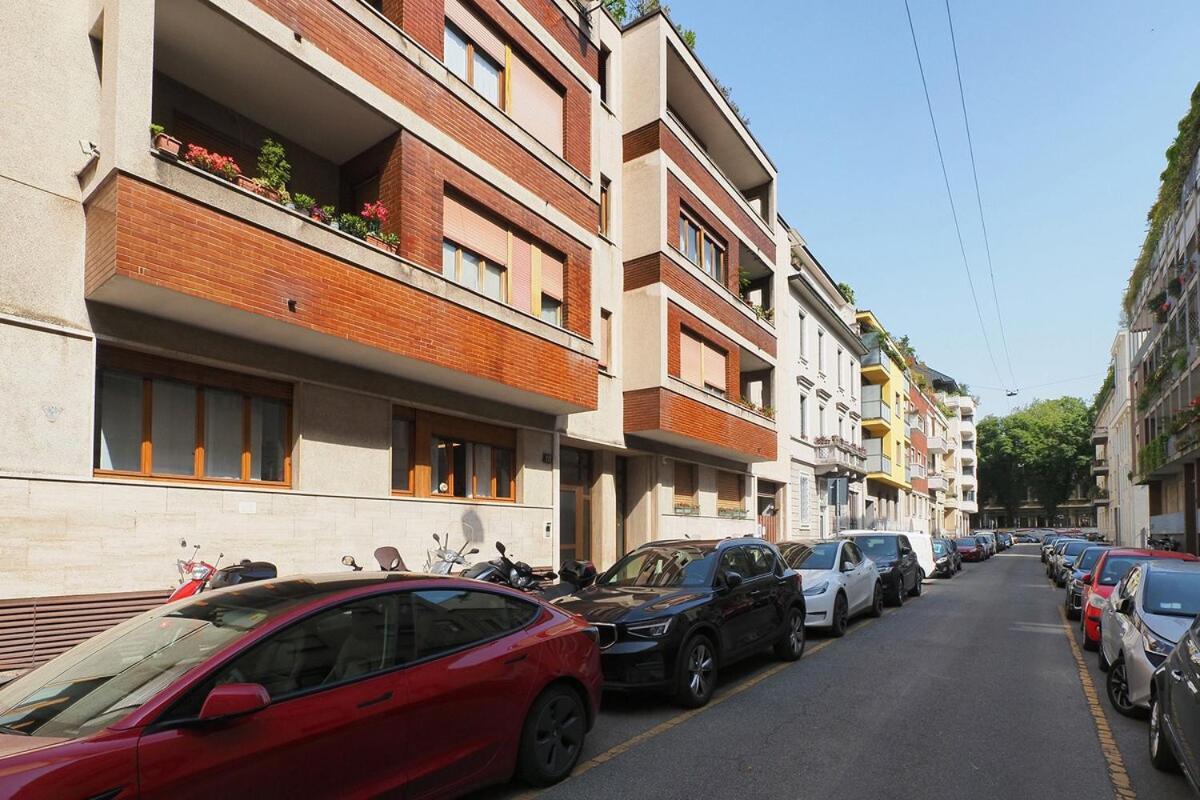 Apartment Bright Three Bedroom With Balconies Porta Romana *
