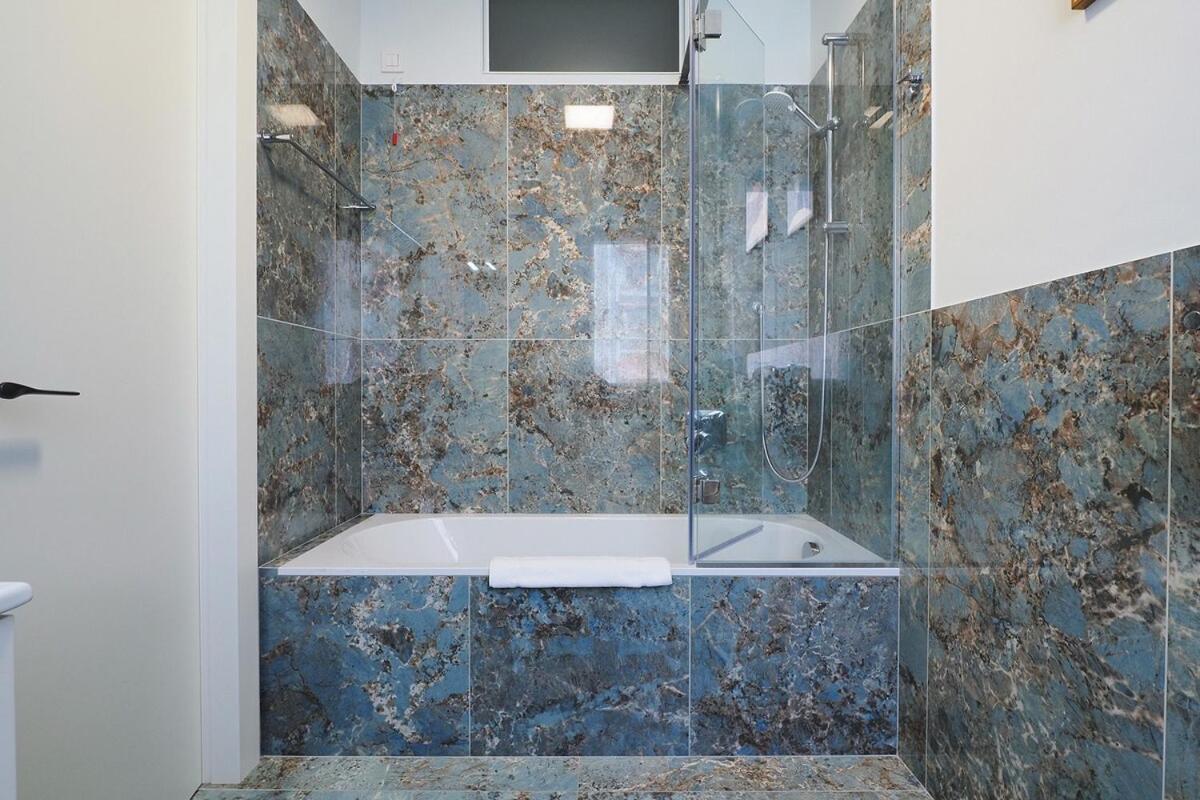 Bright Three Bedroom With Balconies Porta Romana Milan