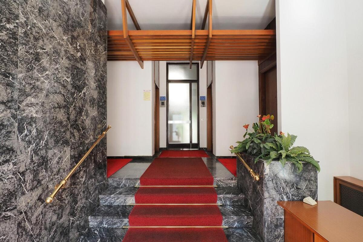 Apartment Bright Three Bedroom With Balconies Porta Romana Milan