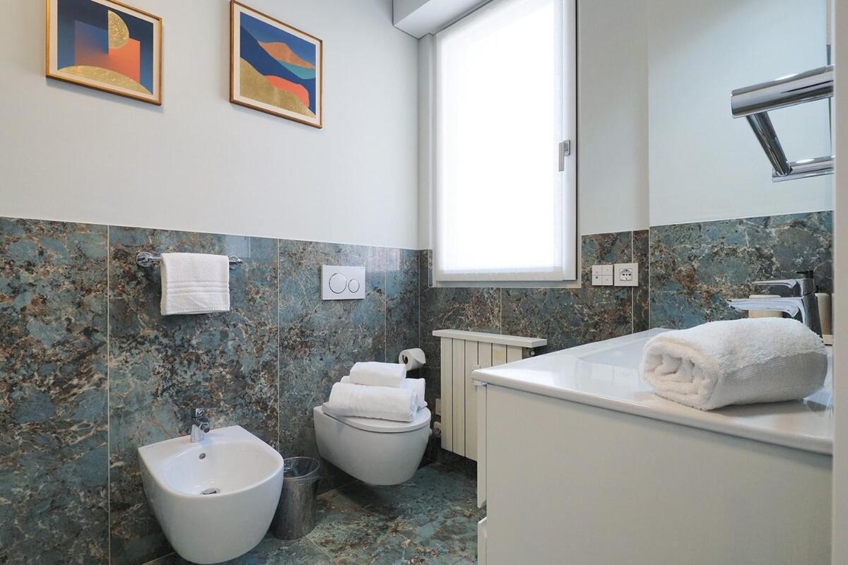 Bright Three Bedroom With Balconies Porta Romana Apartment