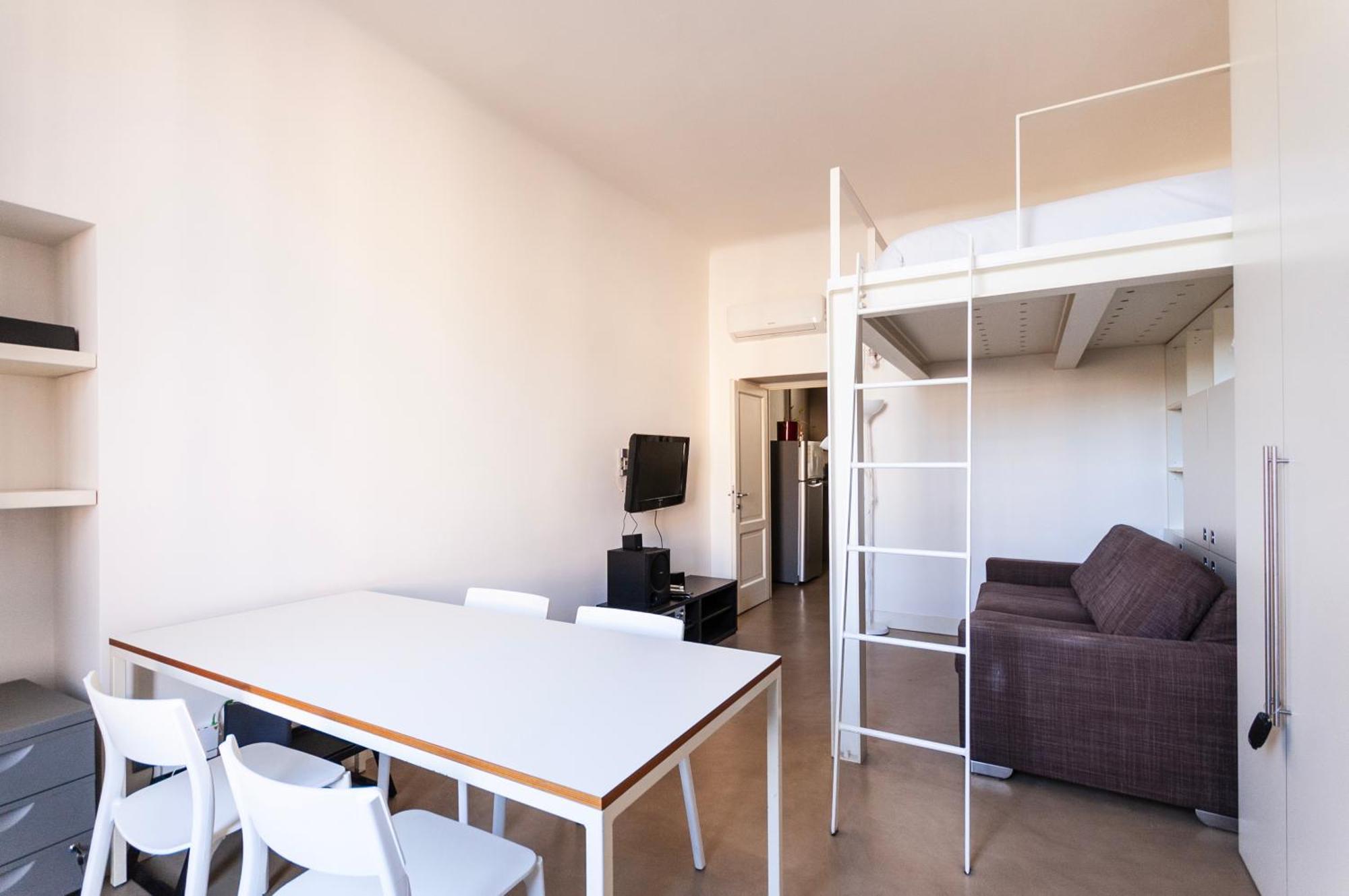Youhosty - Navigli View Apartment *