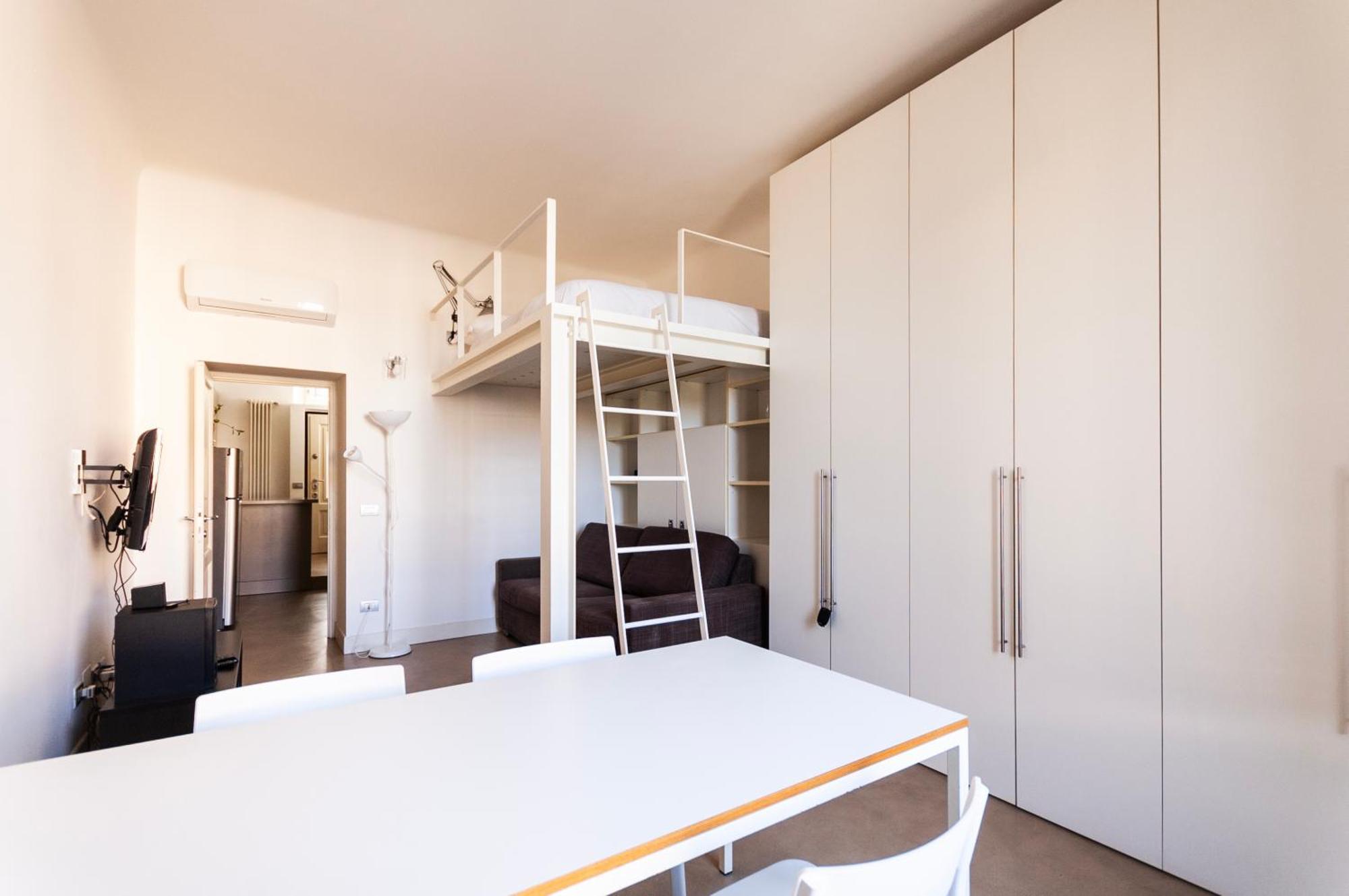 Youhosty - Navigli View Apartment Milan