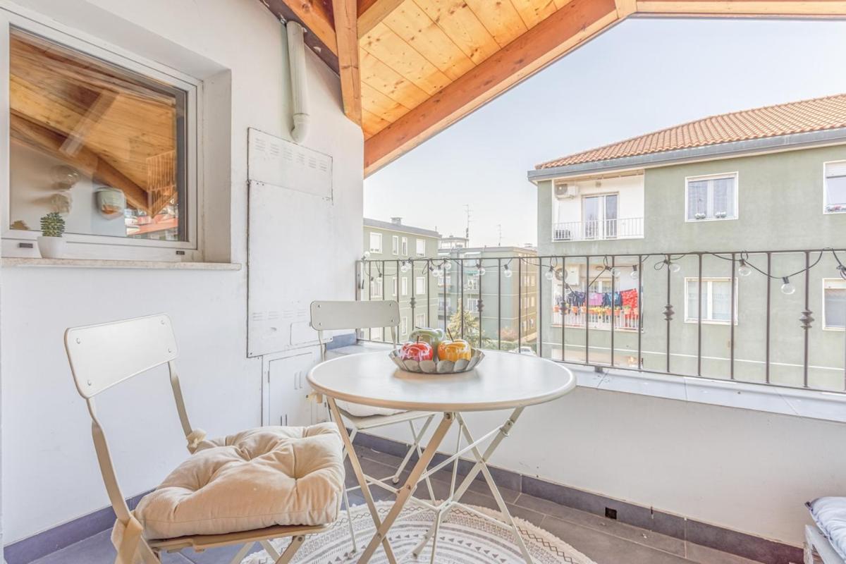 Unconventional Near Linate - Supreme Meme Loft Apartment