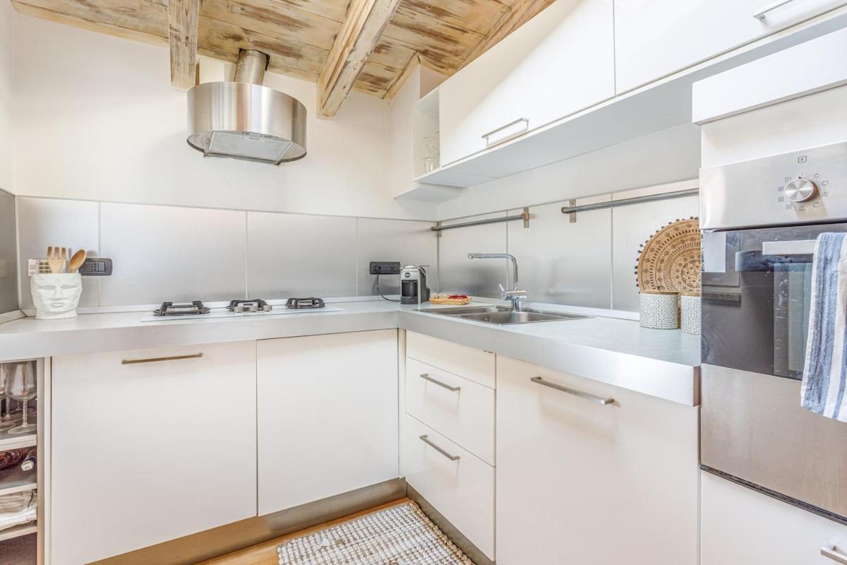 Apartment Unconventional Near Linate - Supreme Meme Loft