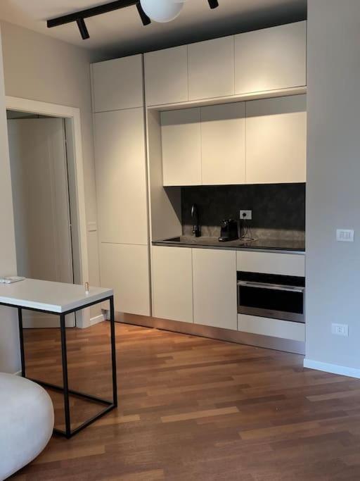 - Metropolitana Primaticcio M1 Apartment