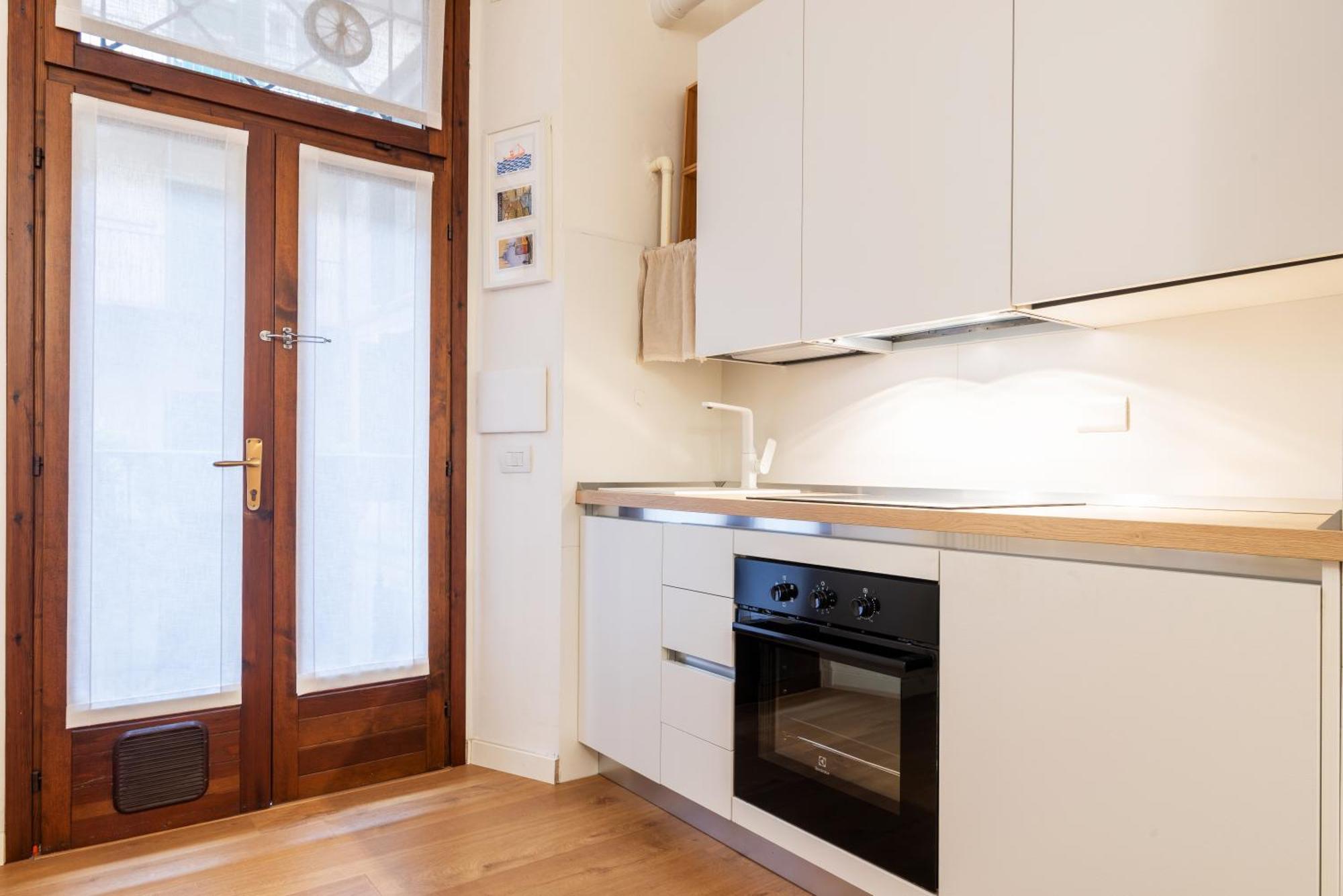 Apartment Quiet Two-room A Few Steps From Mm Ptvenezia