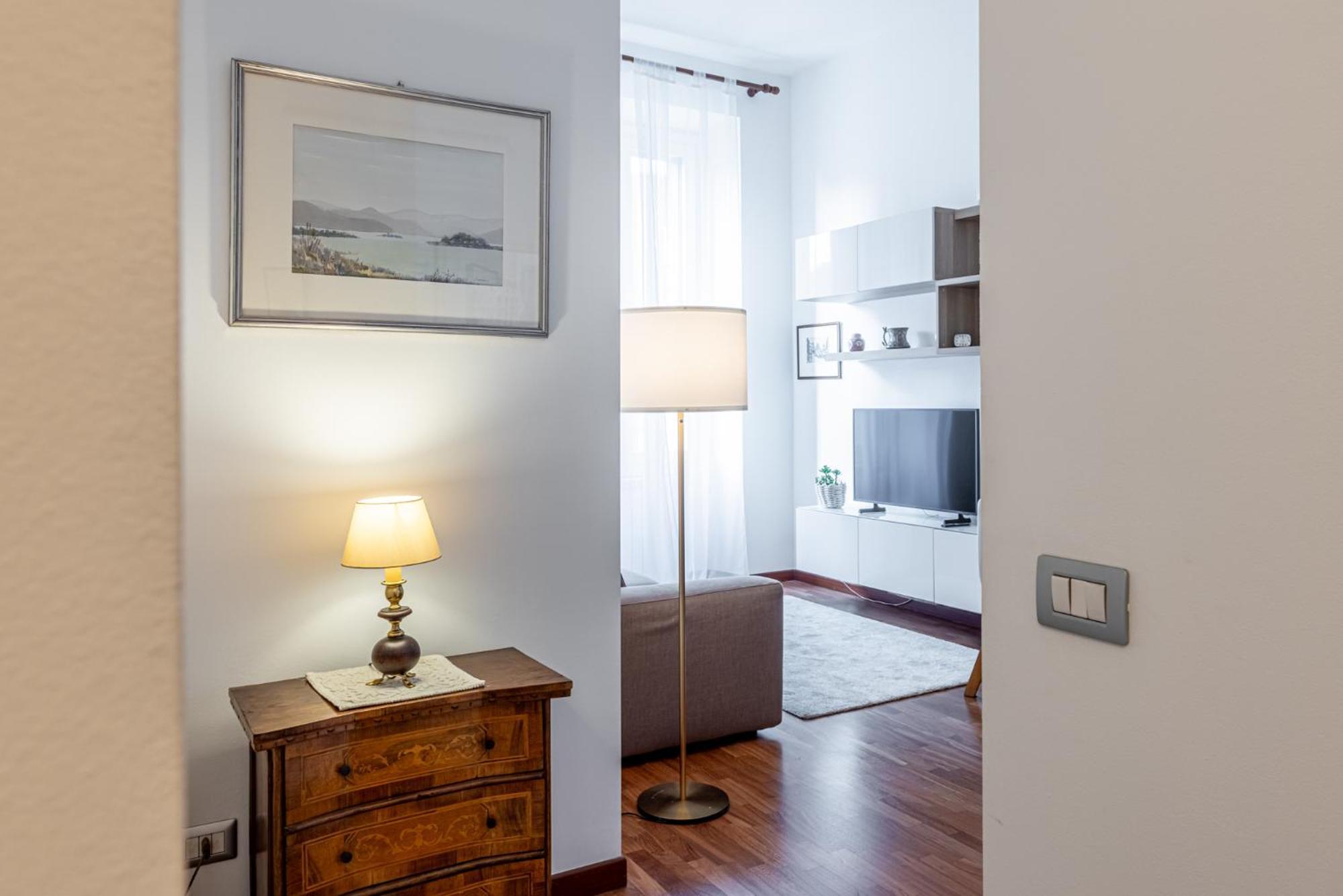 Luxury, Modern & Charming Near Station Apartment