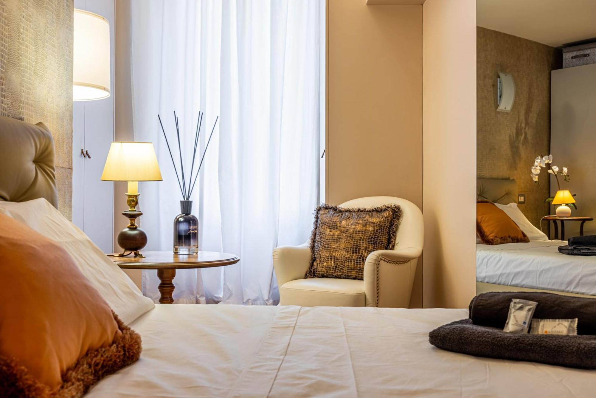 Luxury, Modern & Charming Near Station Apartment *