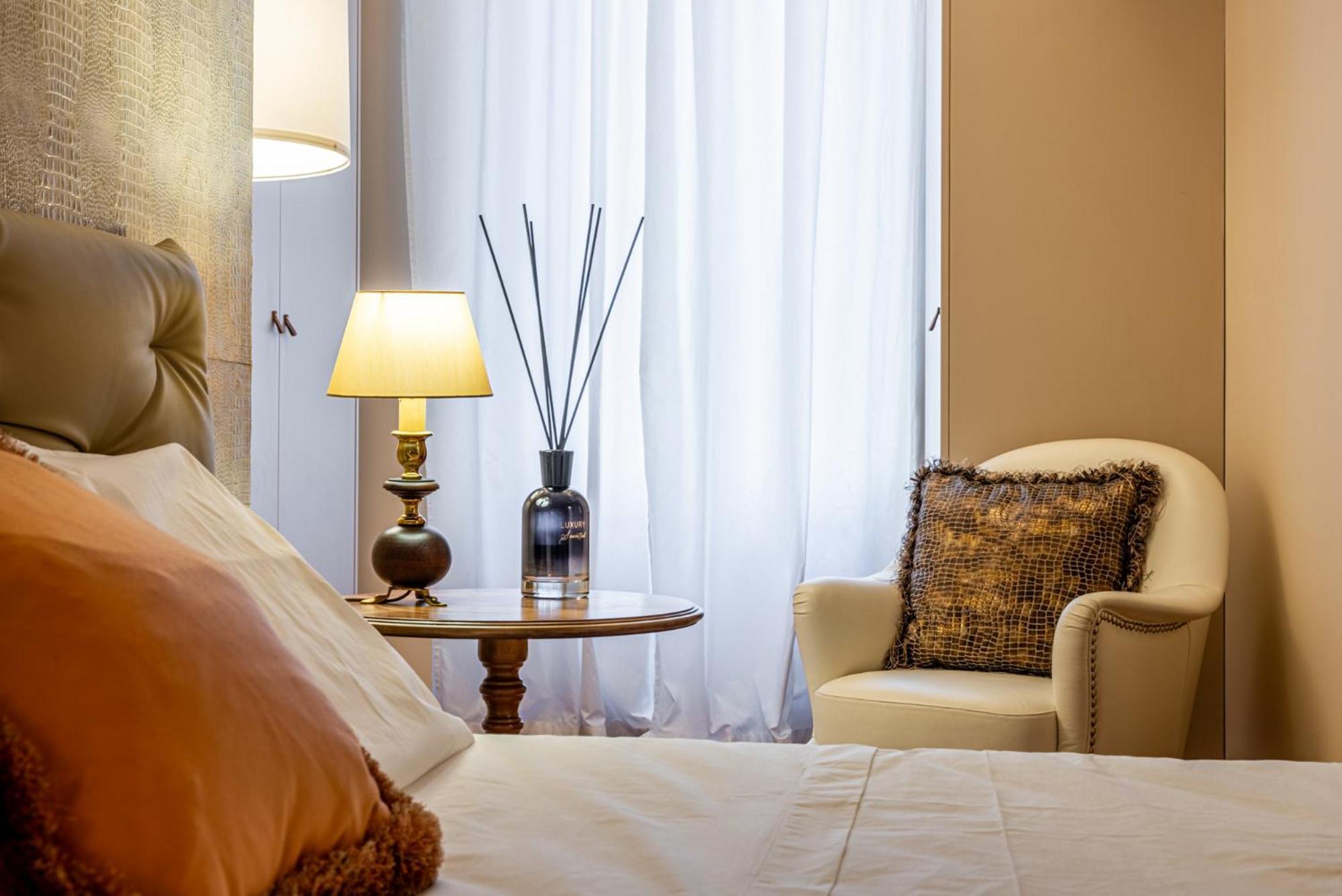 Apartment Luxury, Modern & Charming Near Station