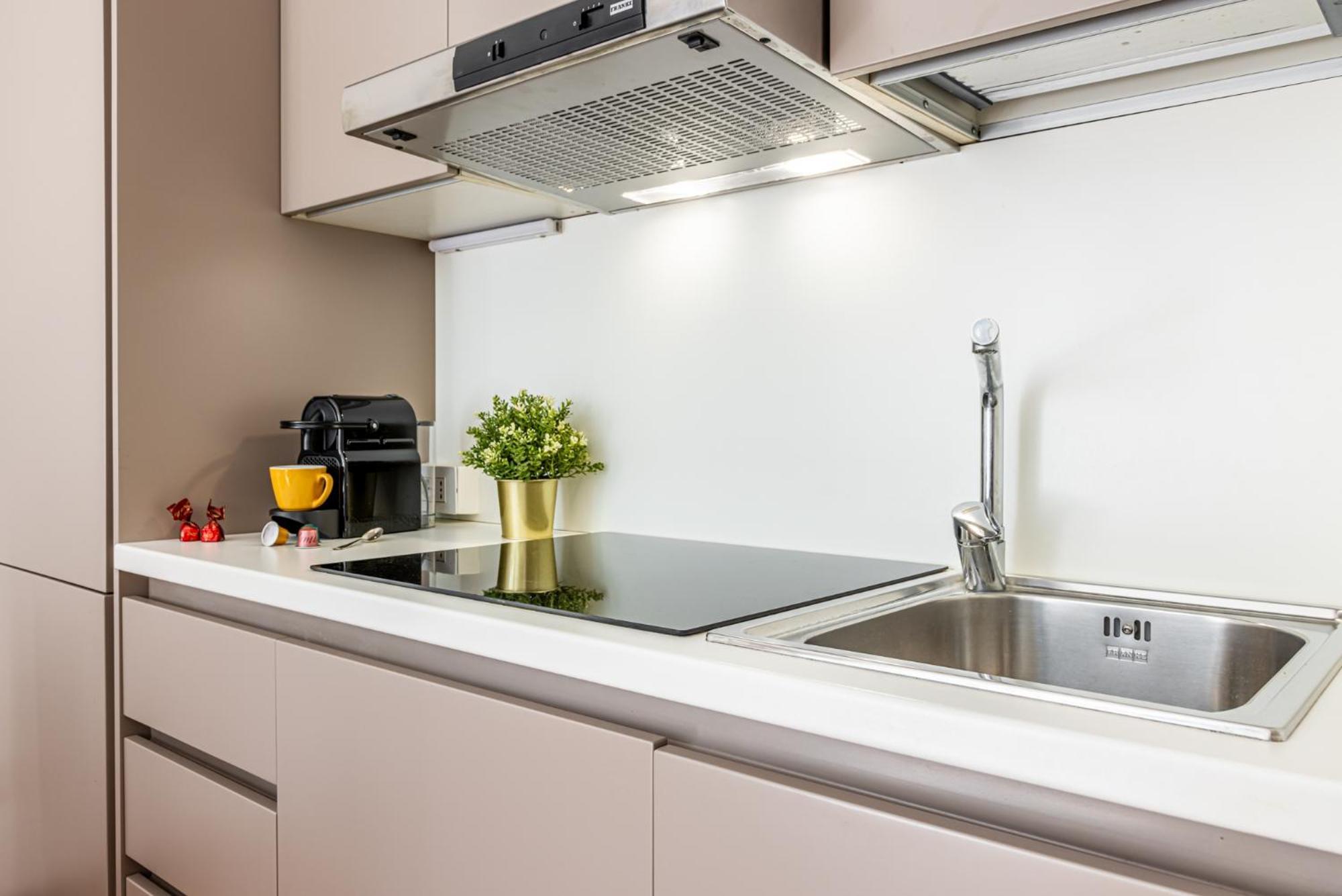 Luxury, Modern & Charming Near Station