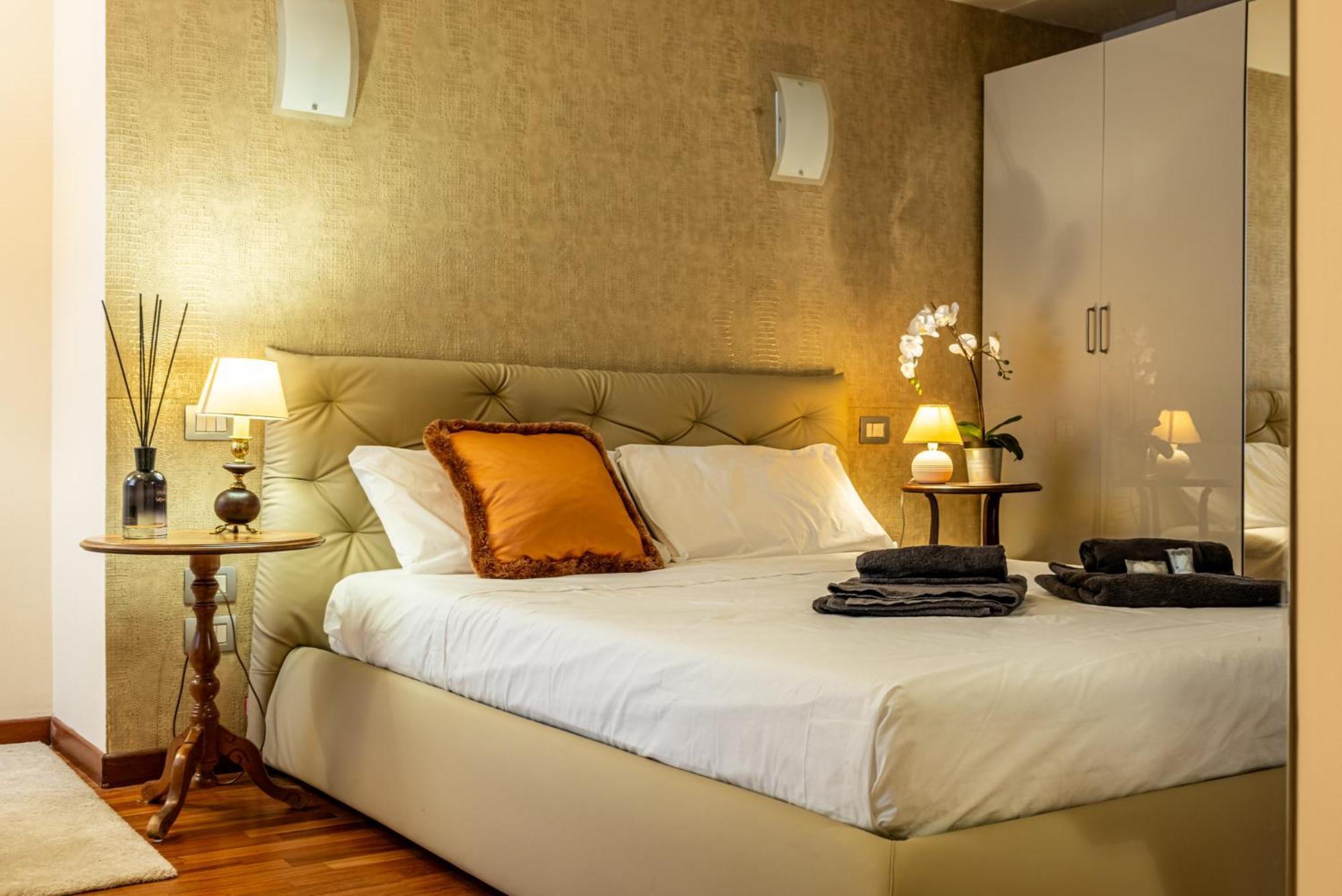Luxury, Modern & Charming Near Station Apartment