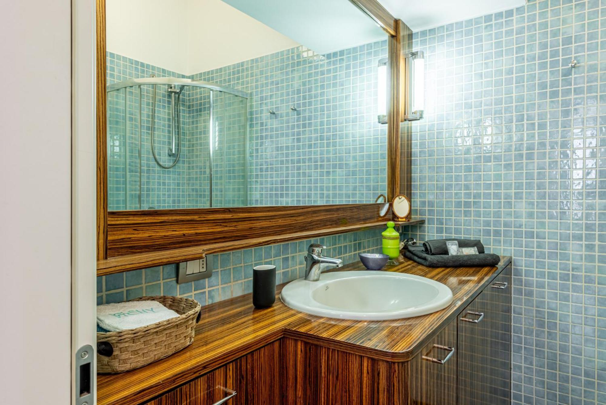 Luxury, Modern & Charming Near Station *