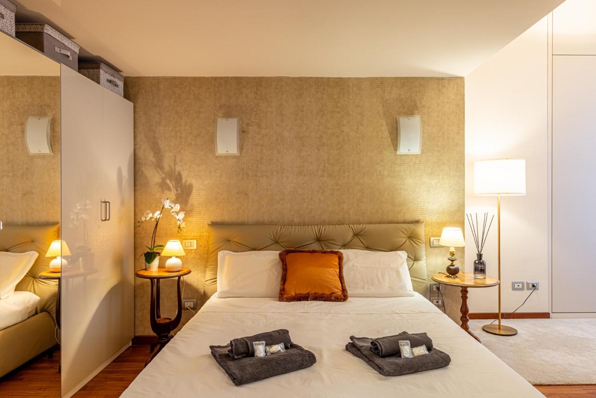 Luxury, Modern & Charming Near Station