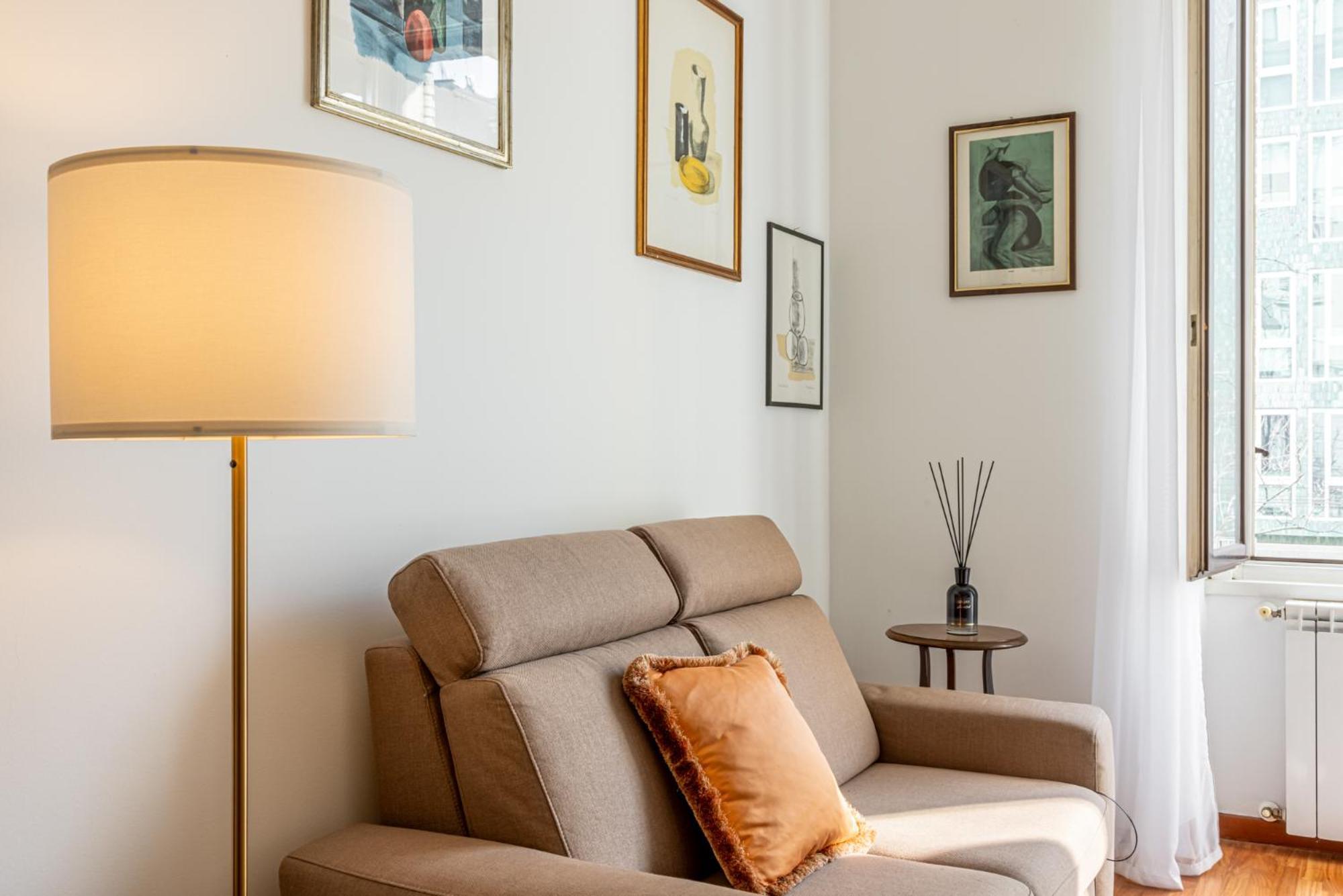 Luxury, Modern & Charming Near Station *