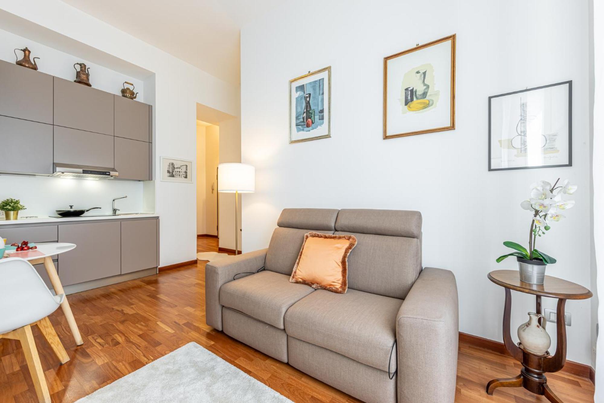 Luxury, Modern & Charming Near Station Milan