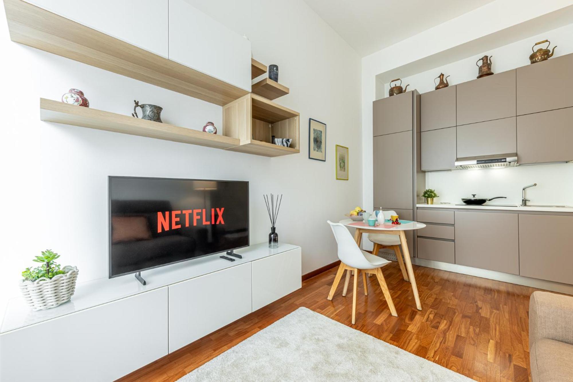 Luxury, Modern & Charming Near Station Apartment *