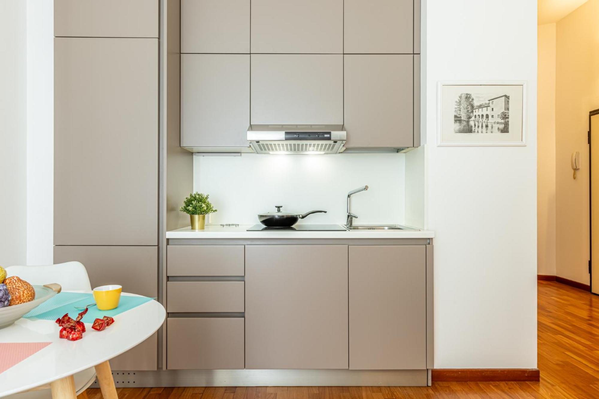 Luxury, Modern & Charming Near Station