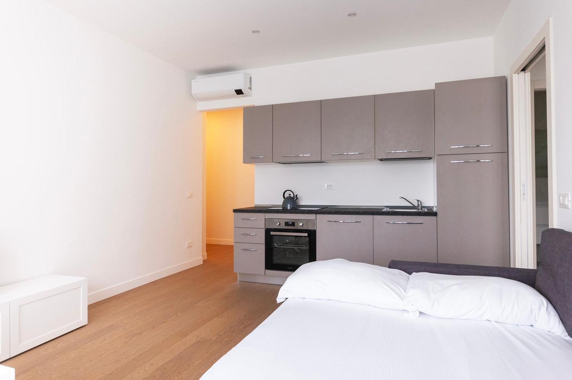 Youhosty - Gioia Large Apartment