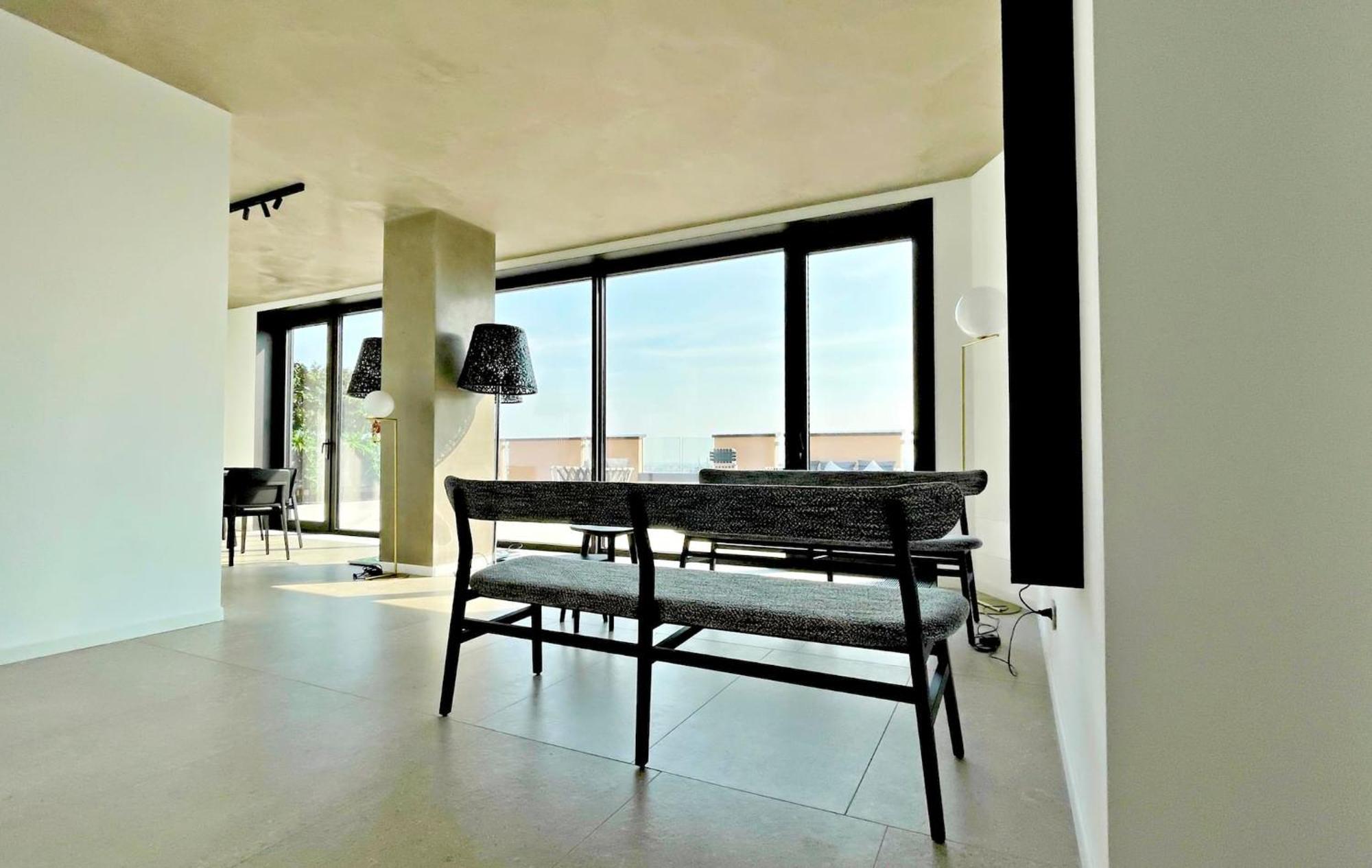 Apartment San Babila Tower With Panoramic Terrace Overlooking Duomo By Rentopolis Milan