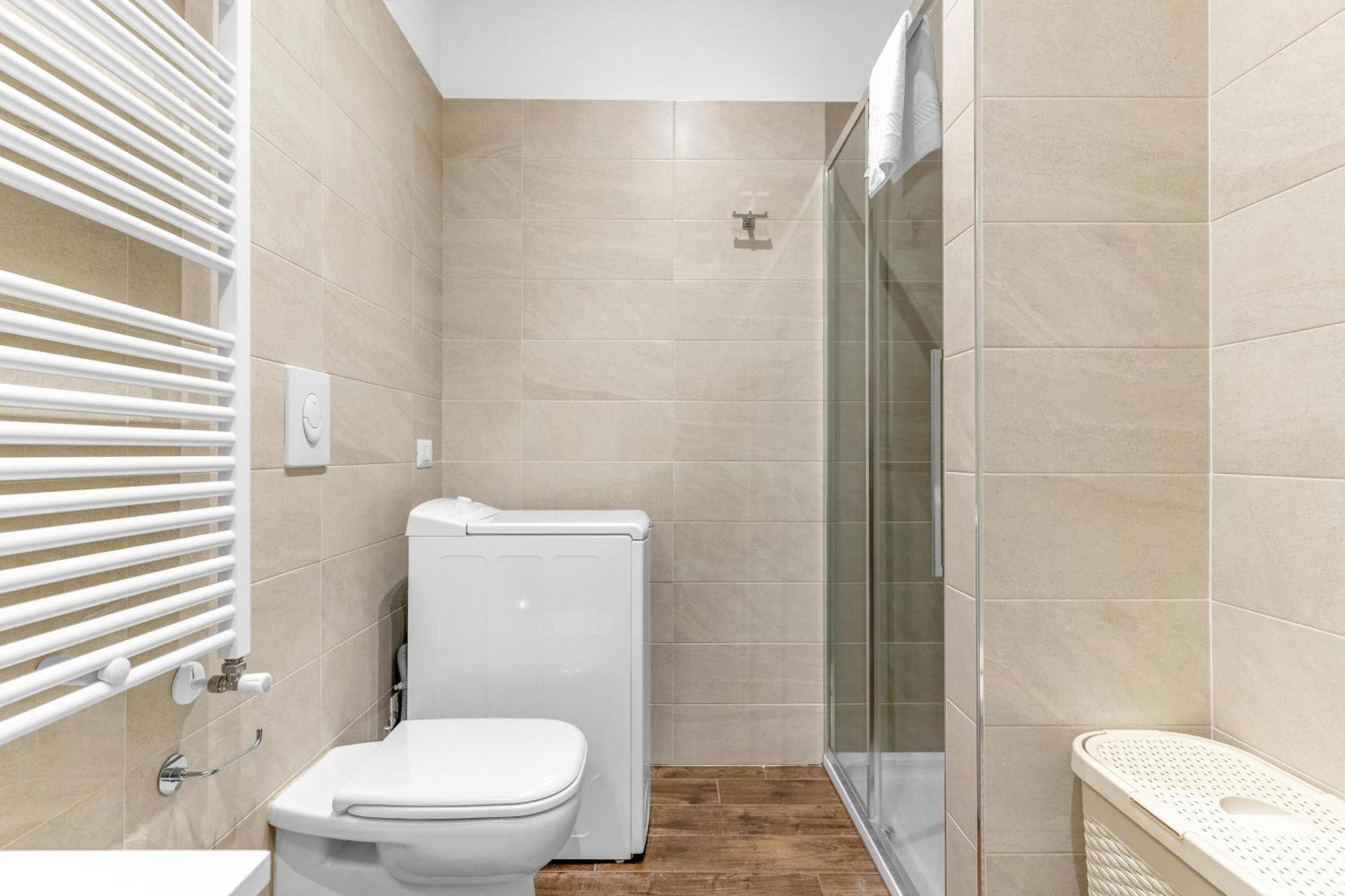 Corsica Comfort Suites-10 Min To Linate Airport Apartment