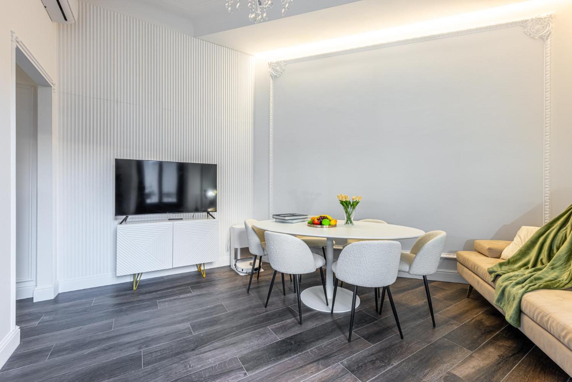 Station, Luxury & Modern With Comfort! Apartment *