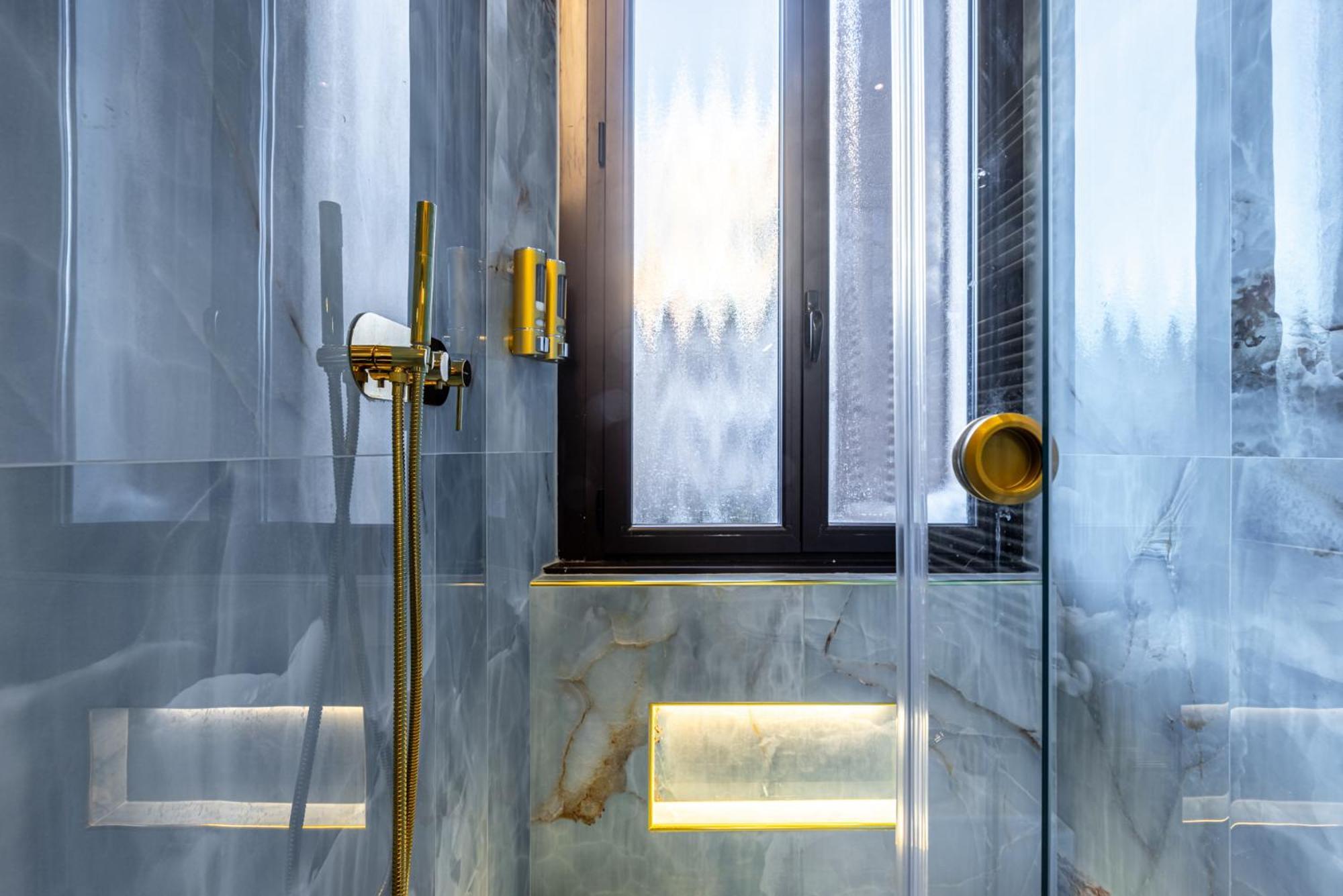 Station, Luxury & Modern With Comfort! Milan