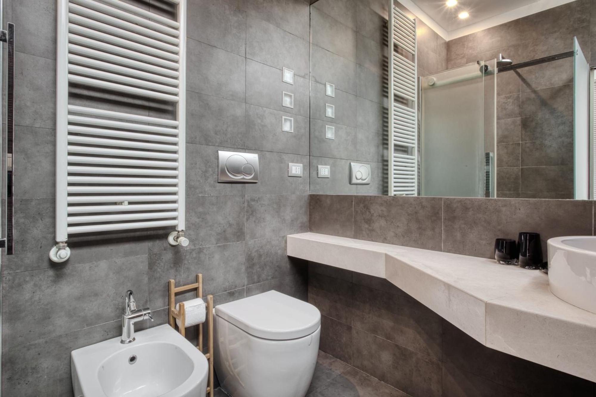 Apartment Stylish Top-floor Apt; Design Disctrict