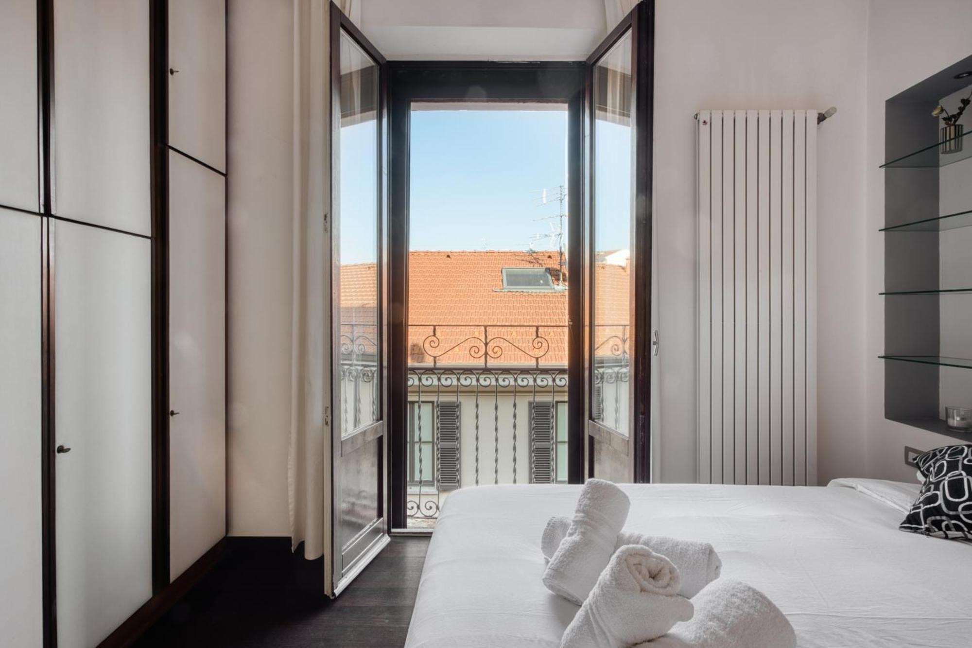Apartment Stylish Top-floor Apt; Design Disctrict Milan