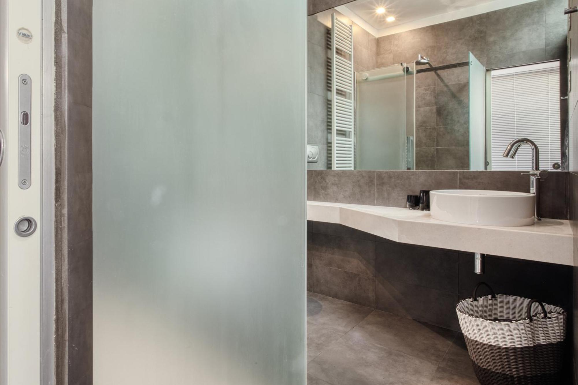 Stylish Top-floor Apt; Design Disctrict Apartment Milan