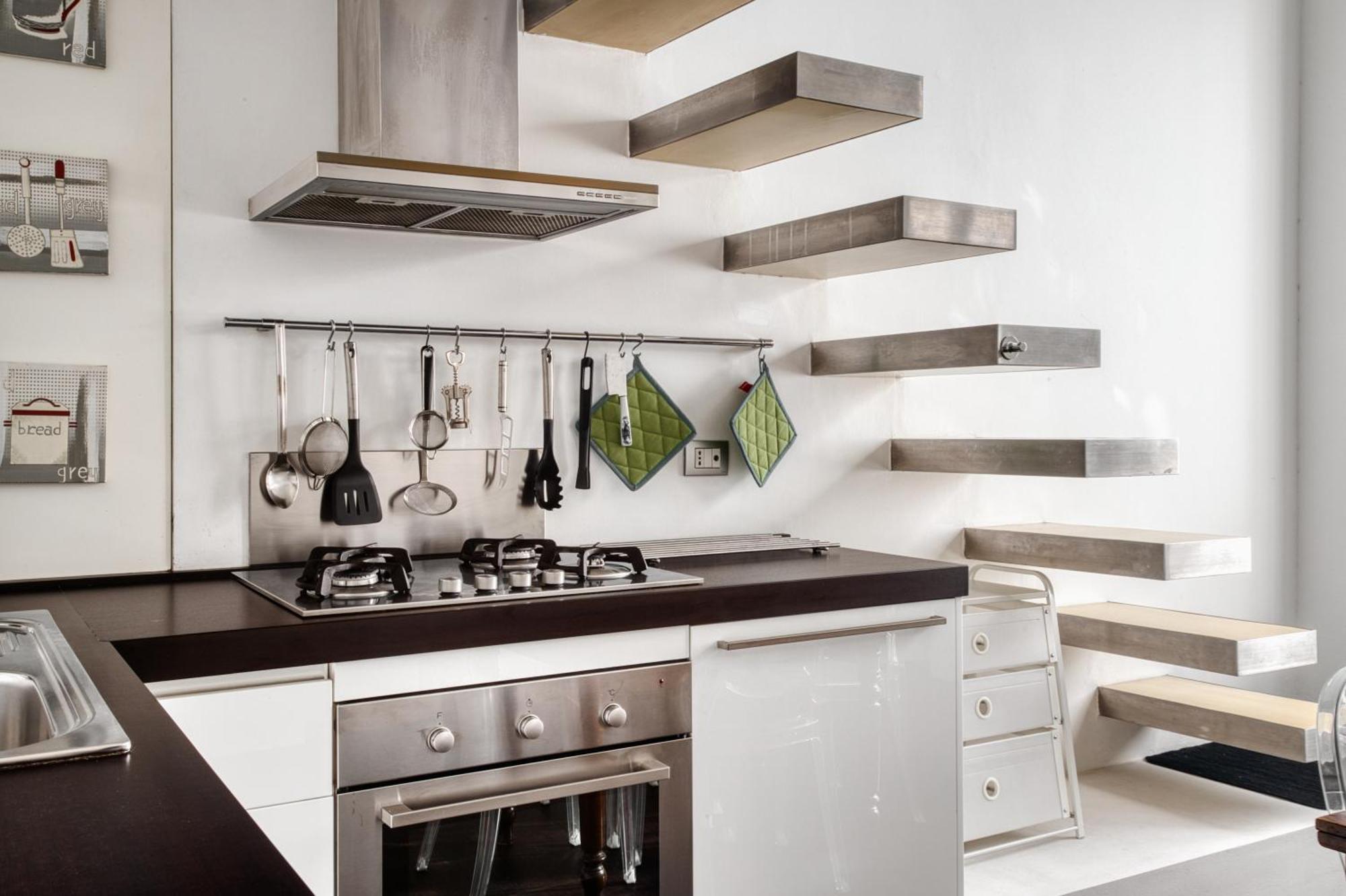 Stylish Top-floor Apt; Design Disctrict