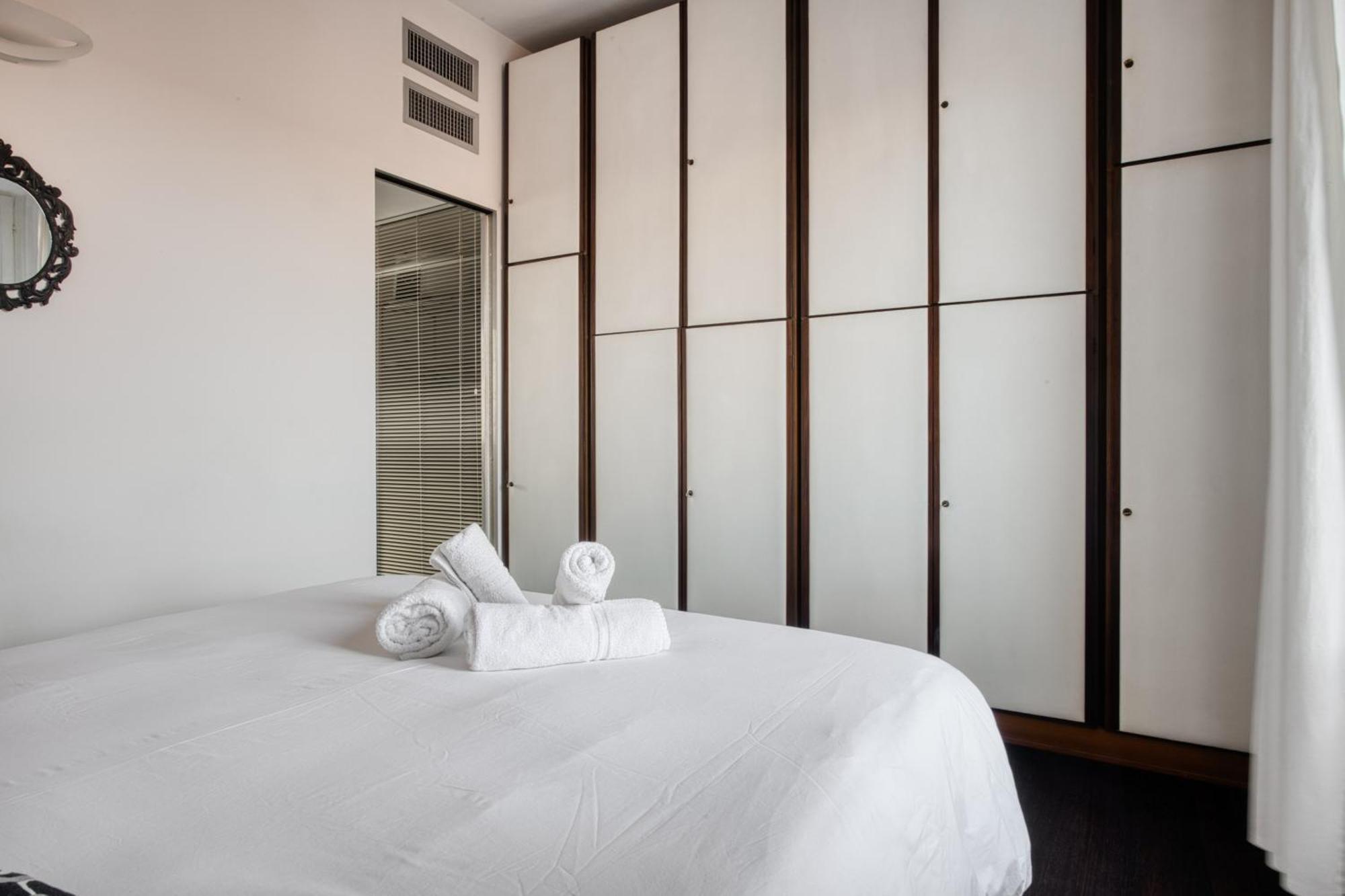 Stylish Top-floor Apt; Design Disctrict Milan