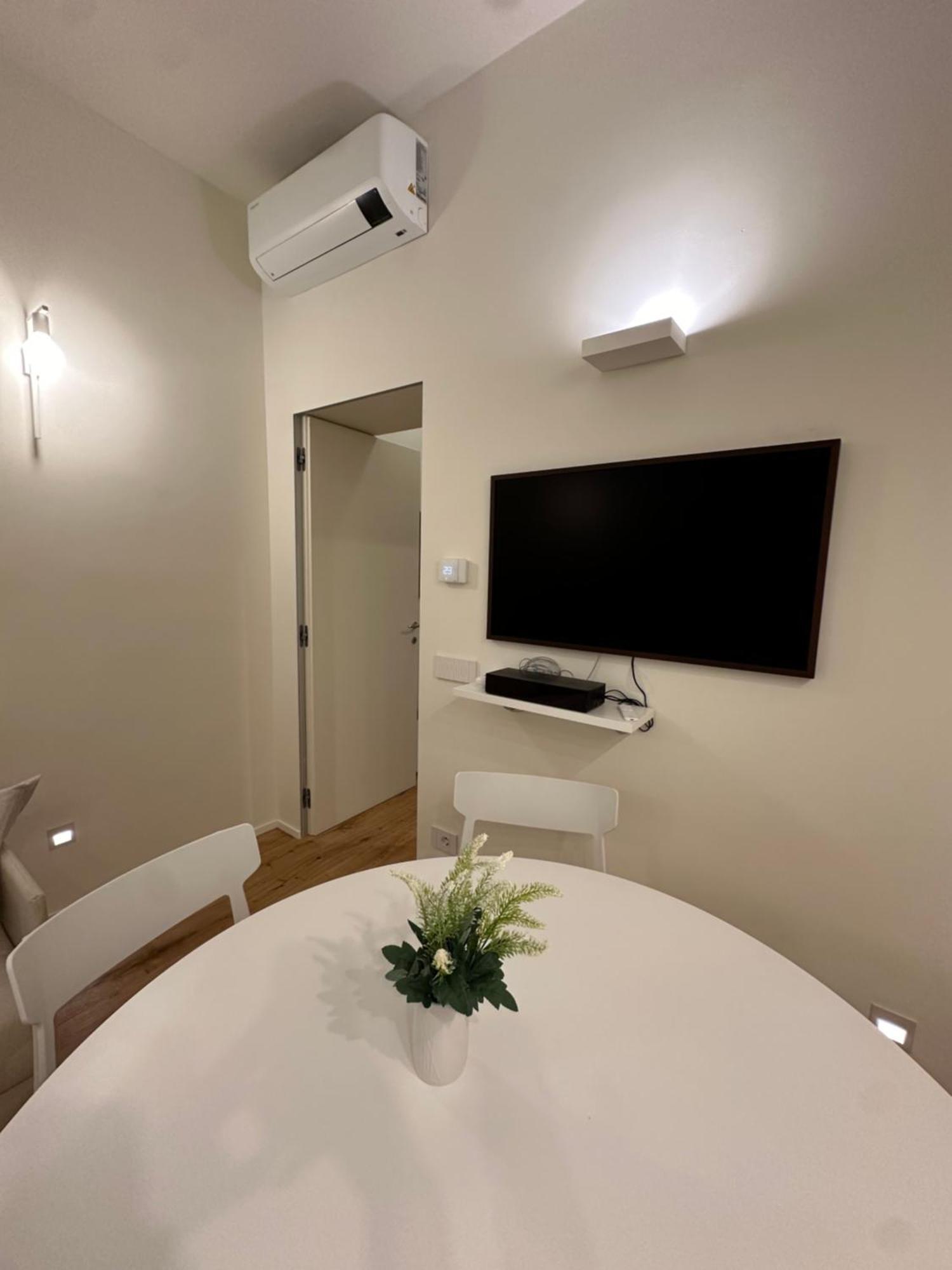 Duomo Private With Wi-fi Just Steps From The Duomo Demetra Apartamento