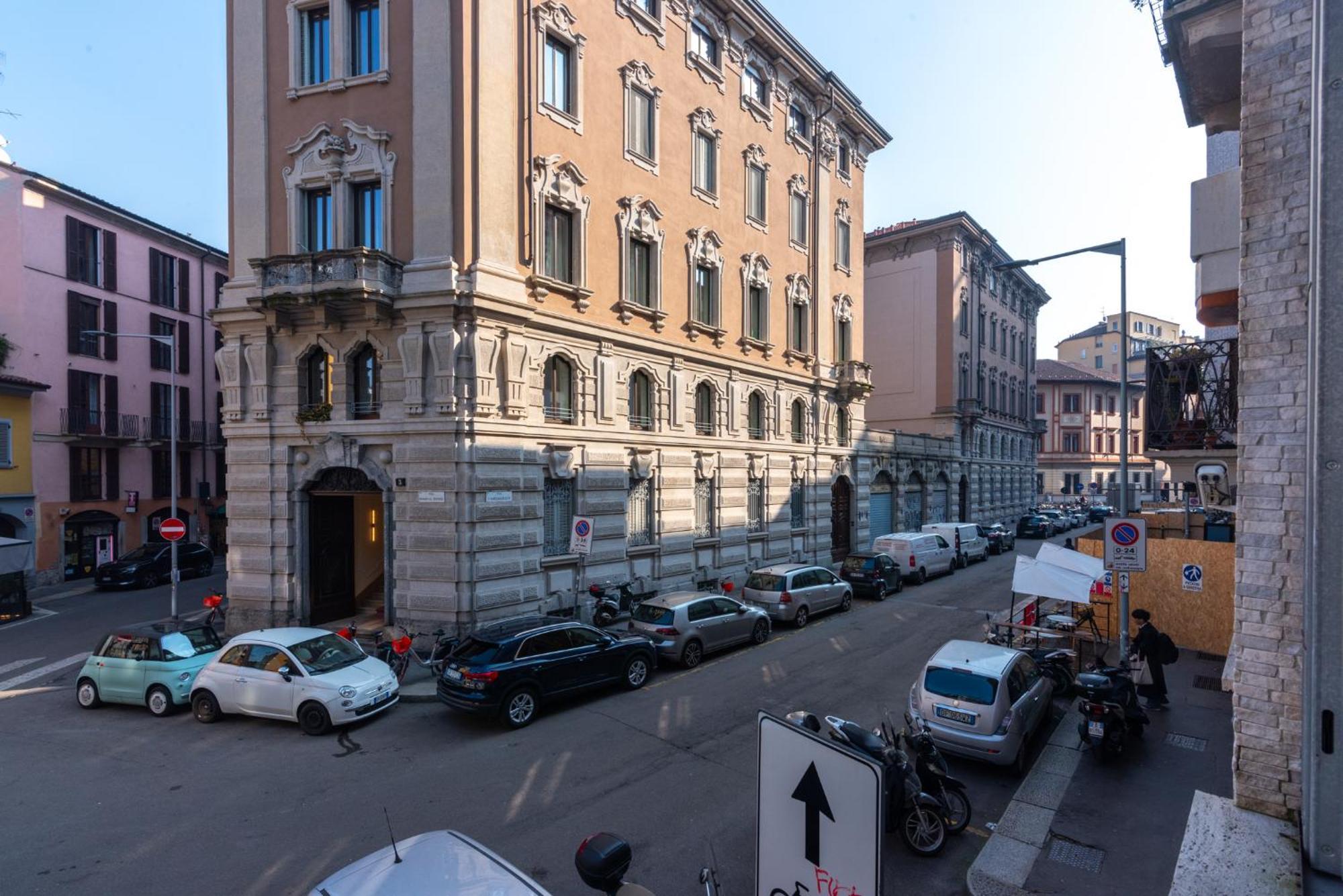 Duomo Penthouse Milan, Terrace, Park, 8 Bed Holiday home