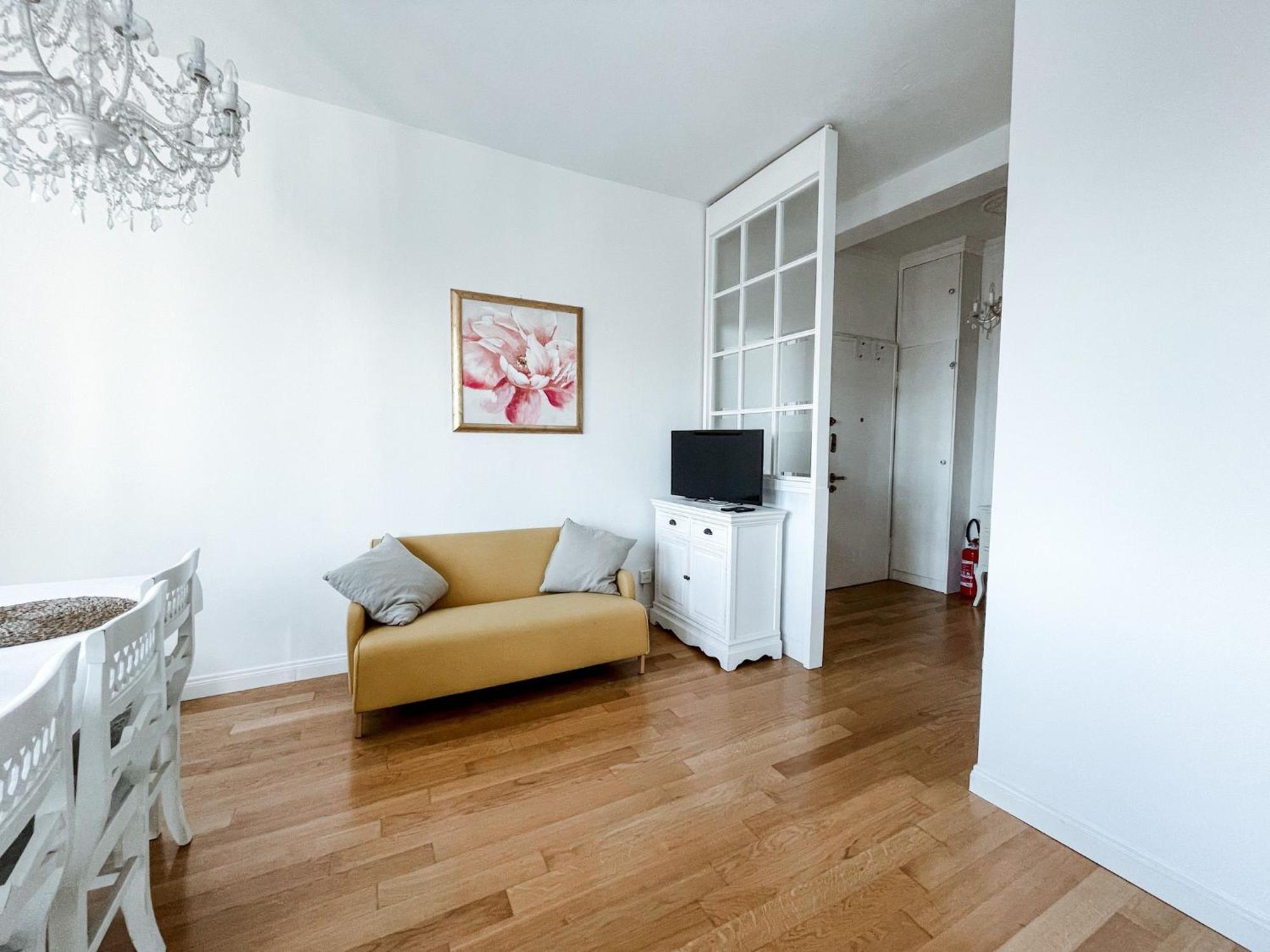Apartment White Pearl - Citycenter - Large & Elegant Flat Milan
