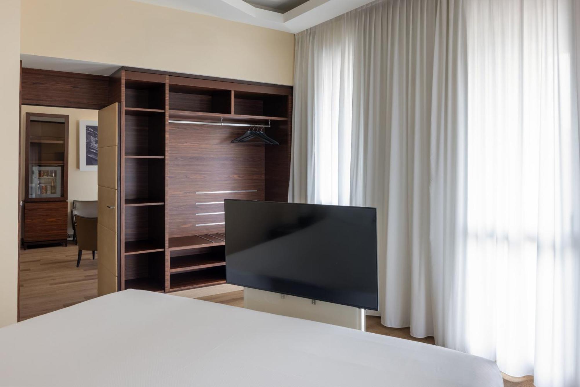 Cusani Hotel 4*