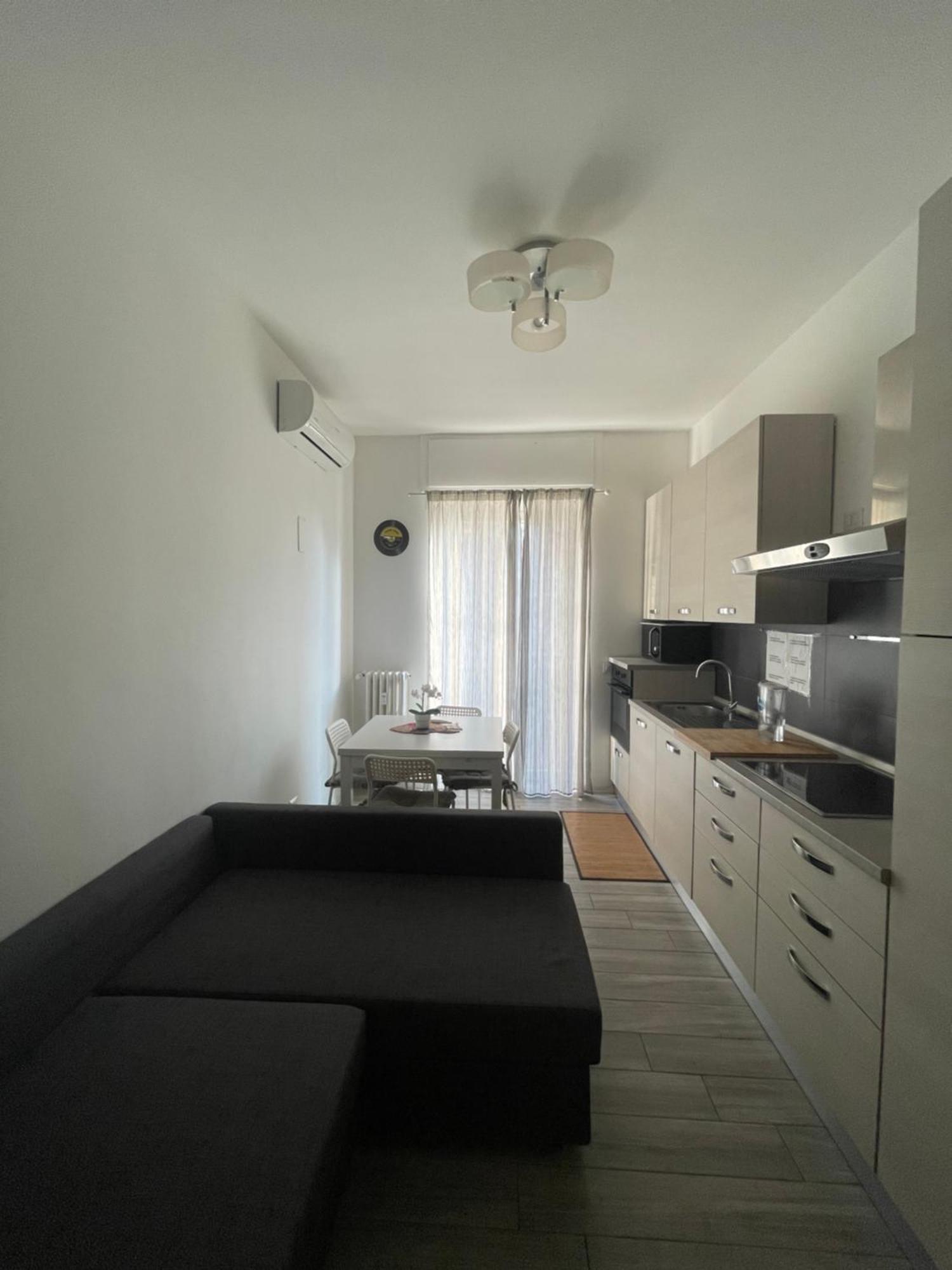 Appartamento Gardone - Ampio Con 2 Da Letto - Comodo Per Duomo!