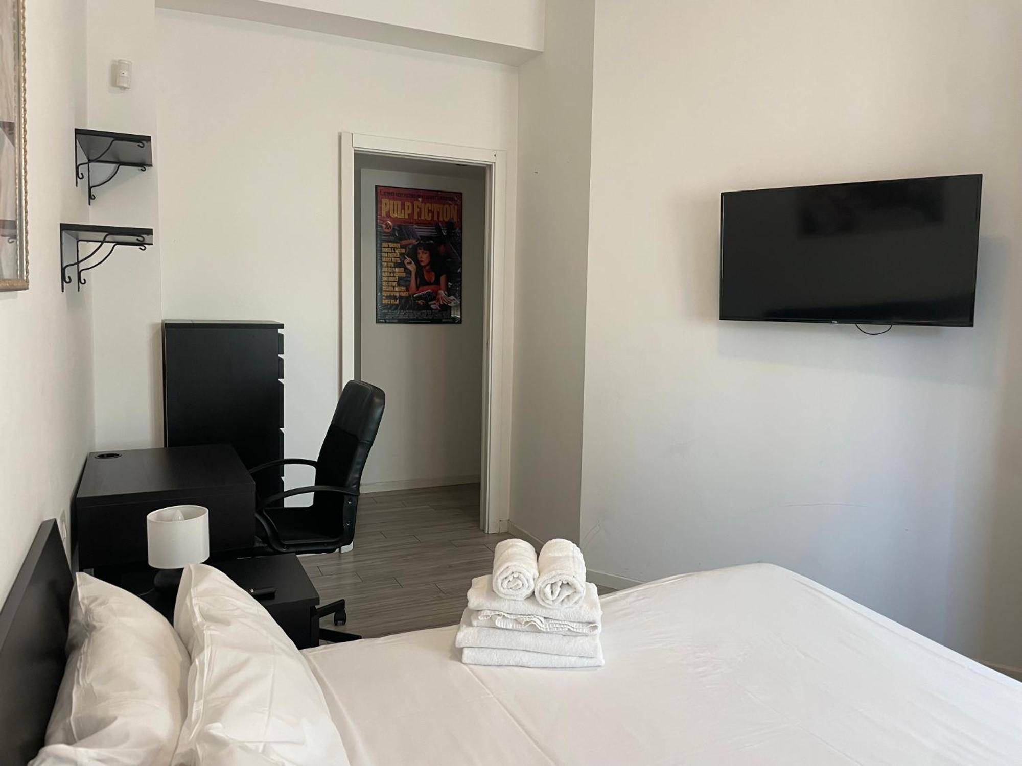 Gardone - Ampio Con 2 Da Letto - Comodo Per Duomo! Appartamento *