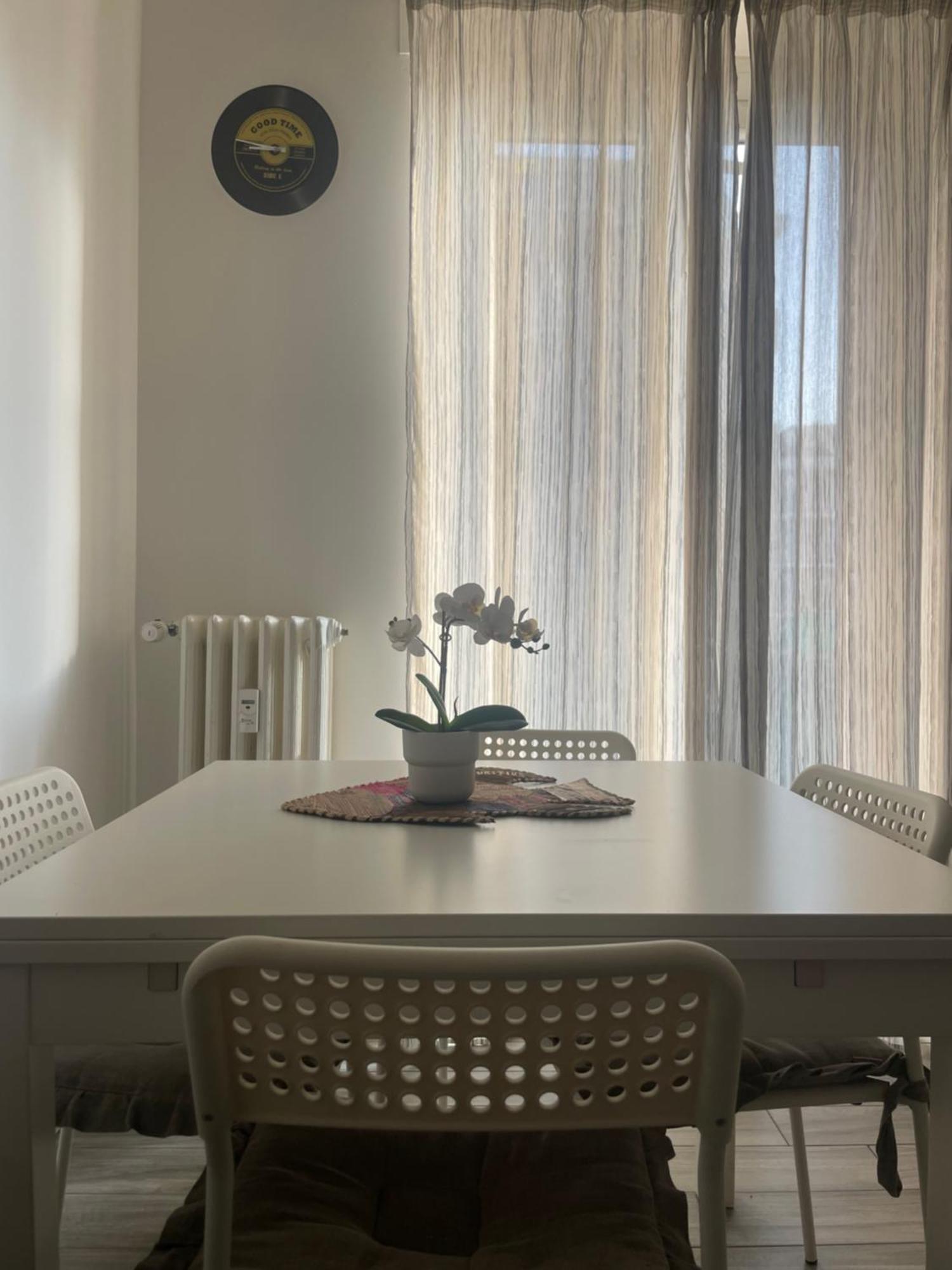 Appartamento Gardone - Ampio Con 2 Da Letto - Comodo Per Duomo!