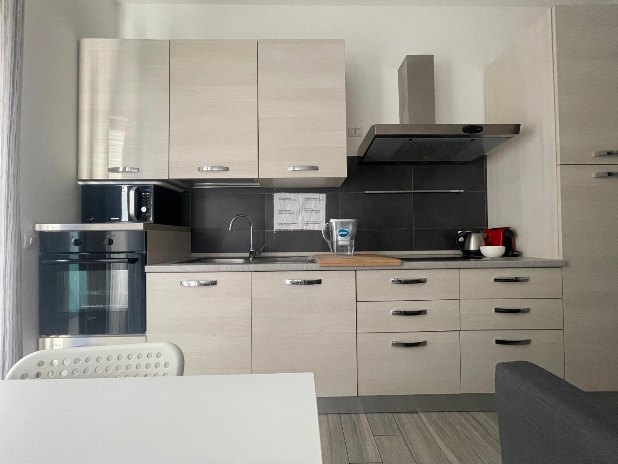 Gardone - Ampio Con 2 Da Letto - Comodo Per Duomo! Appartamento