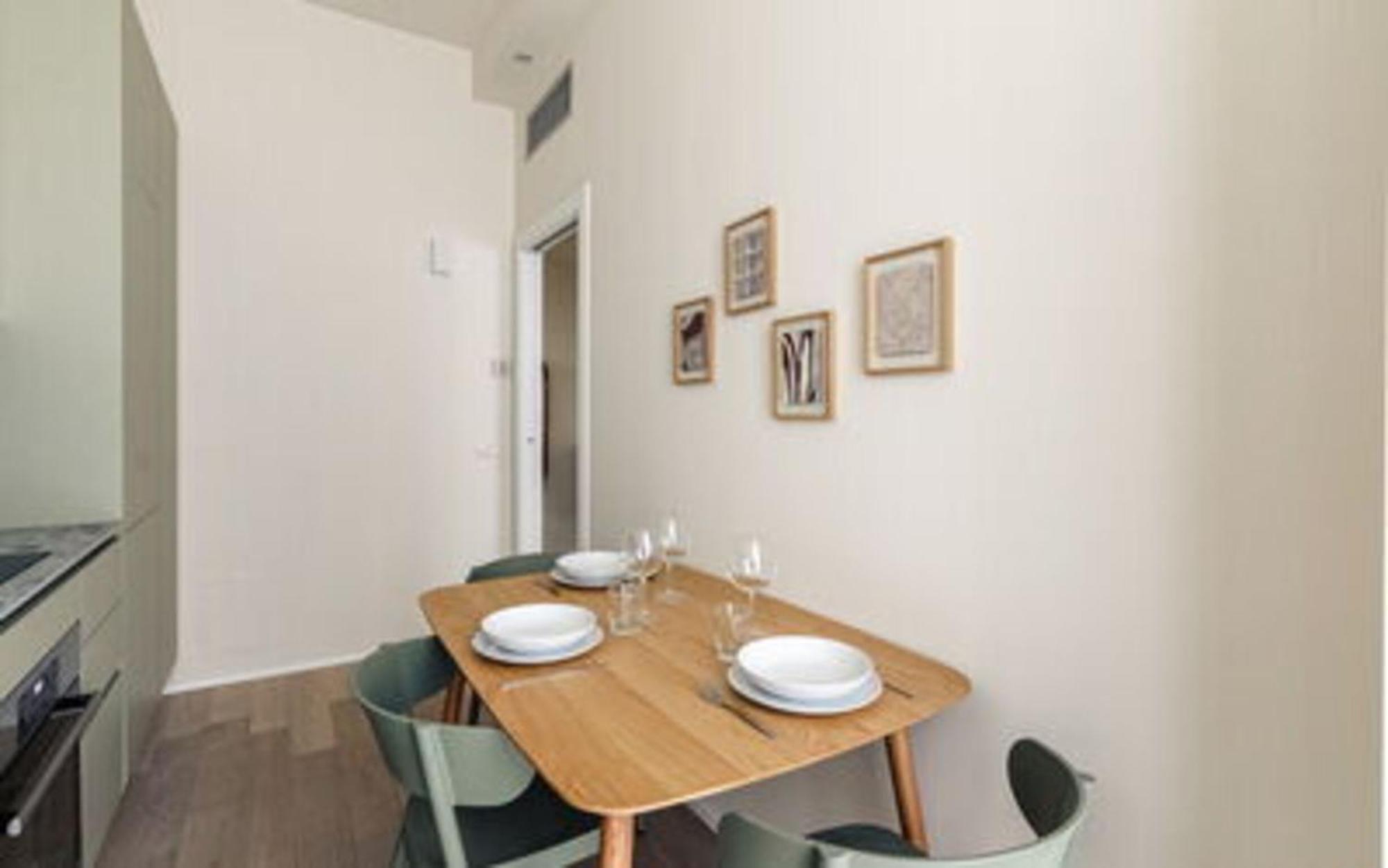 Palazzo Visconti Di Modrone, Two Beautiful By Halldis Apartment Milan