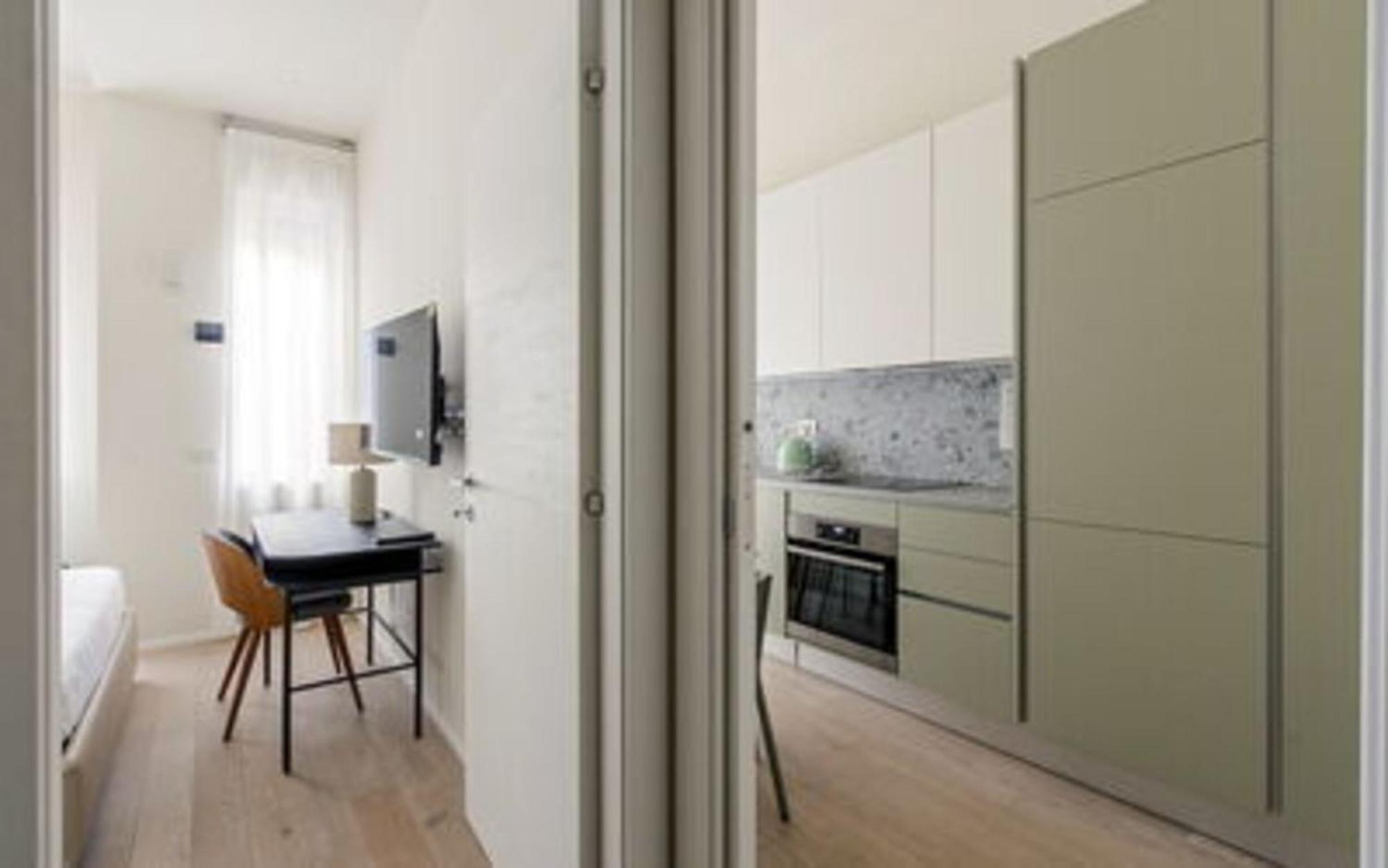 Apartment Palazzo Visconti Di Modrone, Two Beautiful By Halldis Milan