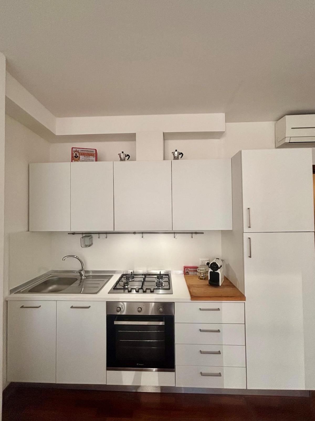 Large Cozy In Porta Romana - Ied Apartment Milan