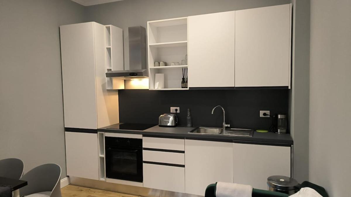 Luxury Center Metro Rossa Porta Venezia Apartment