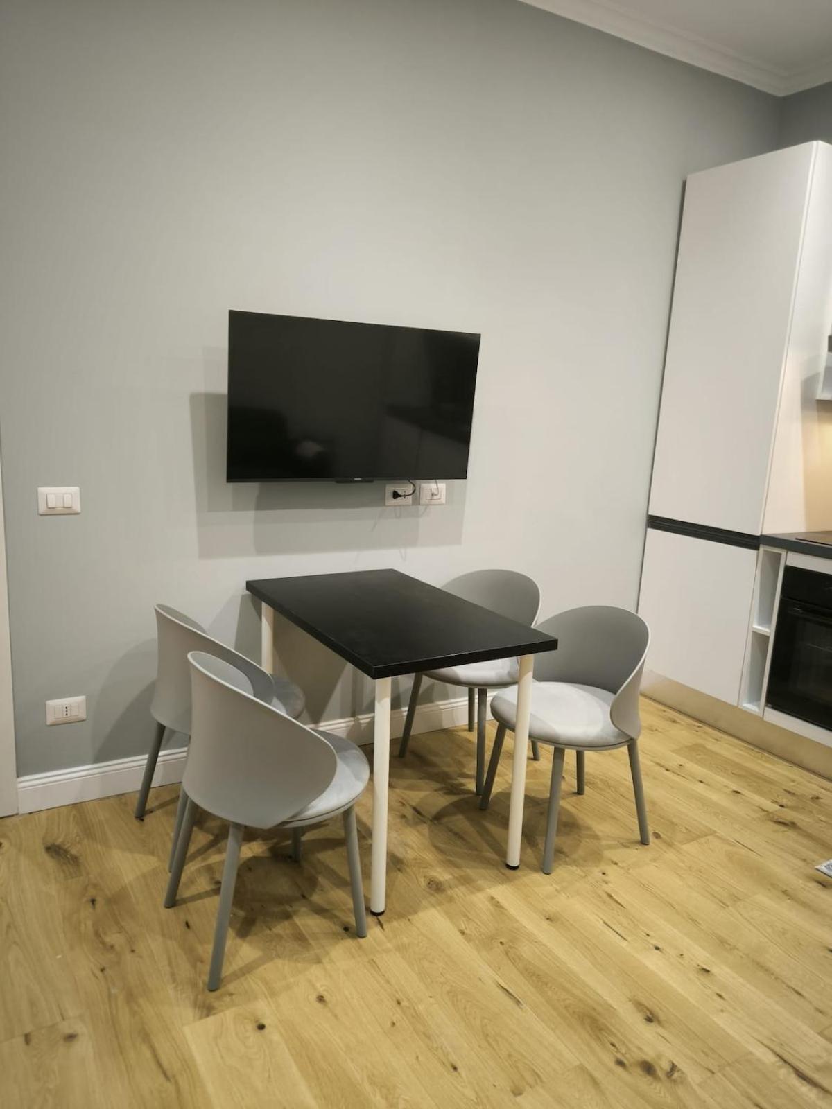 Luxury Center Metro Rossa Porta Venezia Apartment *